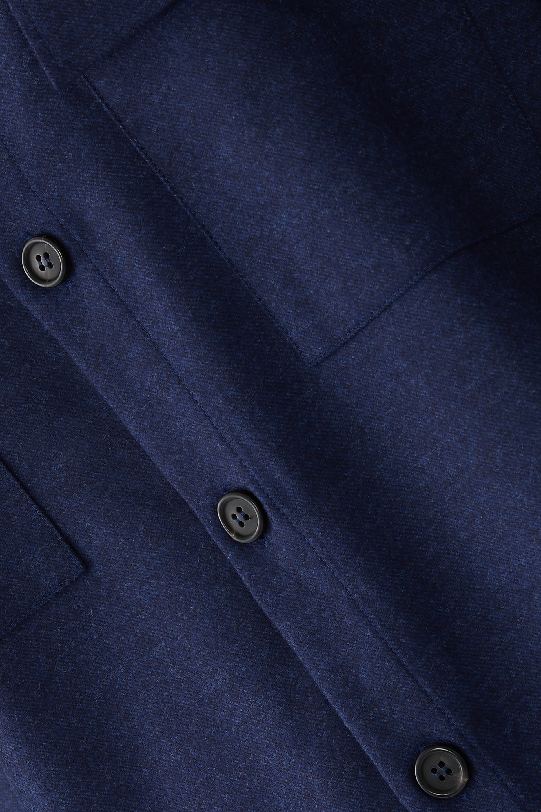 سترة بأكمام طويلة