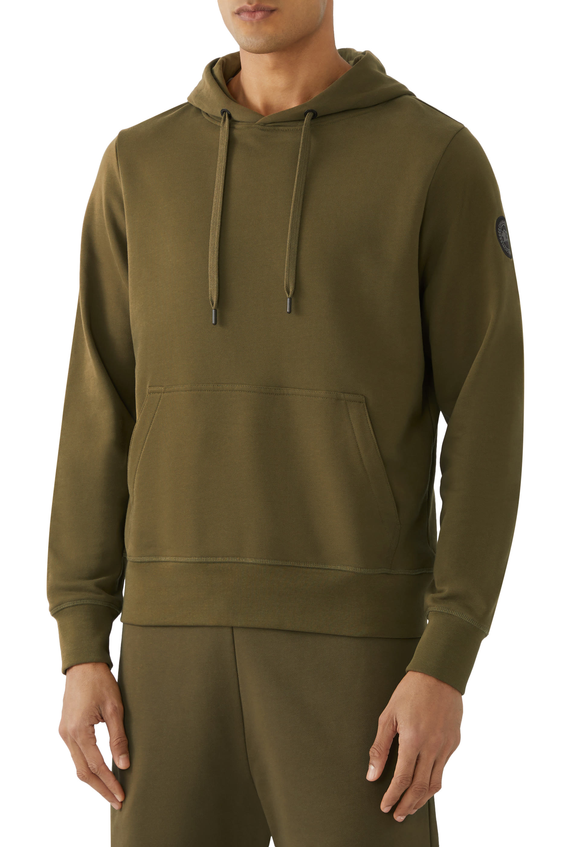 هودي هورون بملصق شعار الماركة