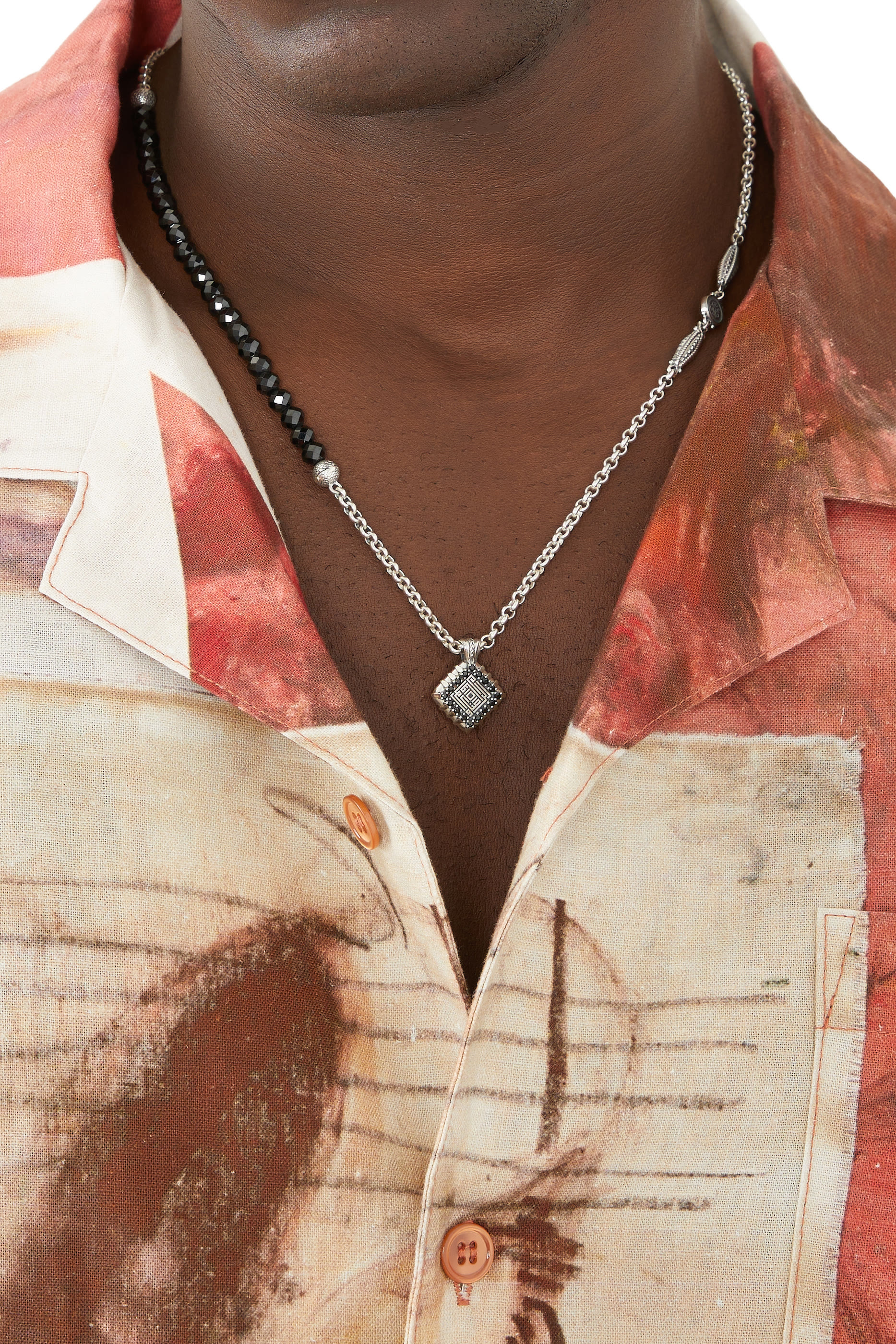 قلادة كوفي مرصعة بالعقيق والإسبنيل، فضة