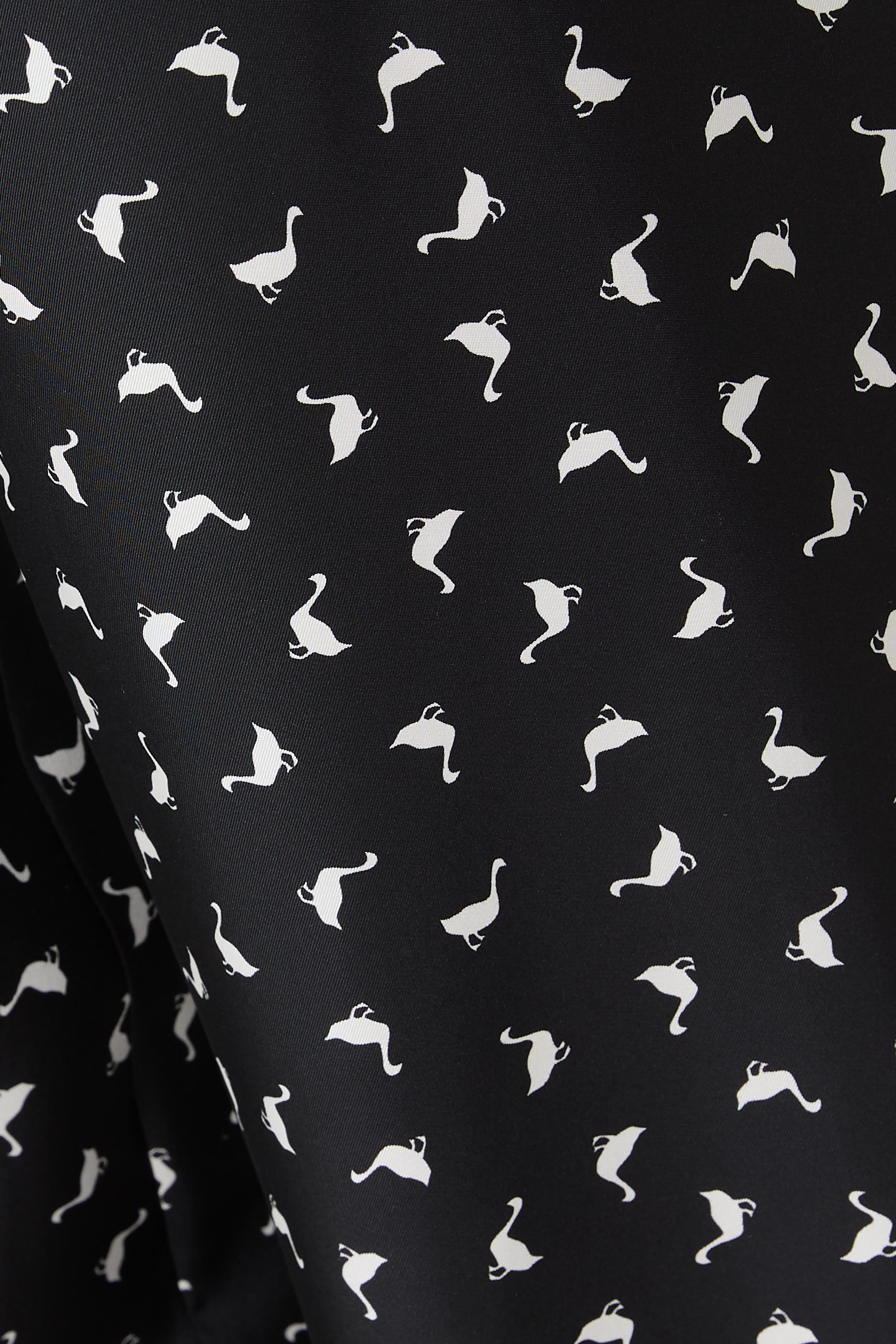 بنطال بطبعات إوز صغيرة بالكامل حرير