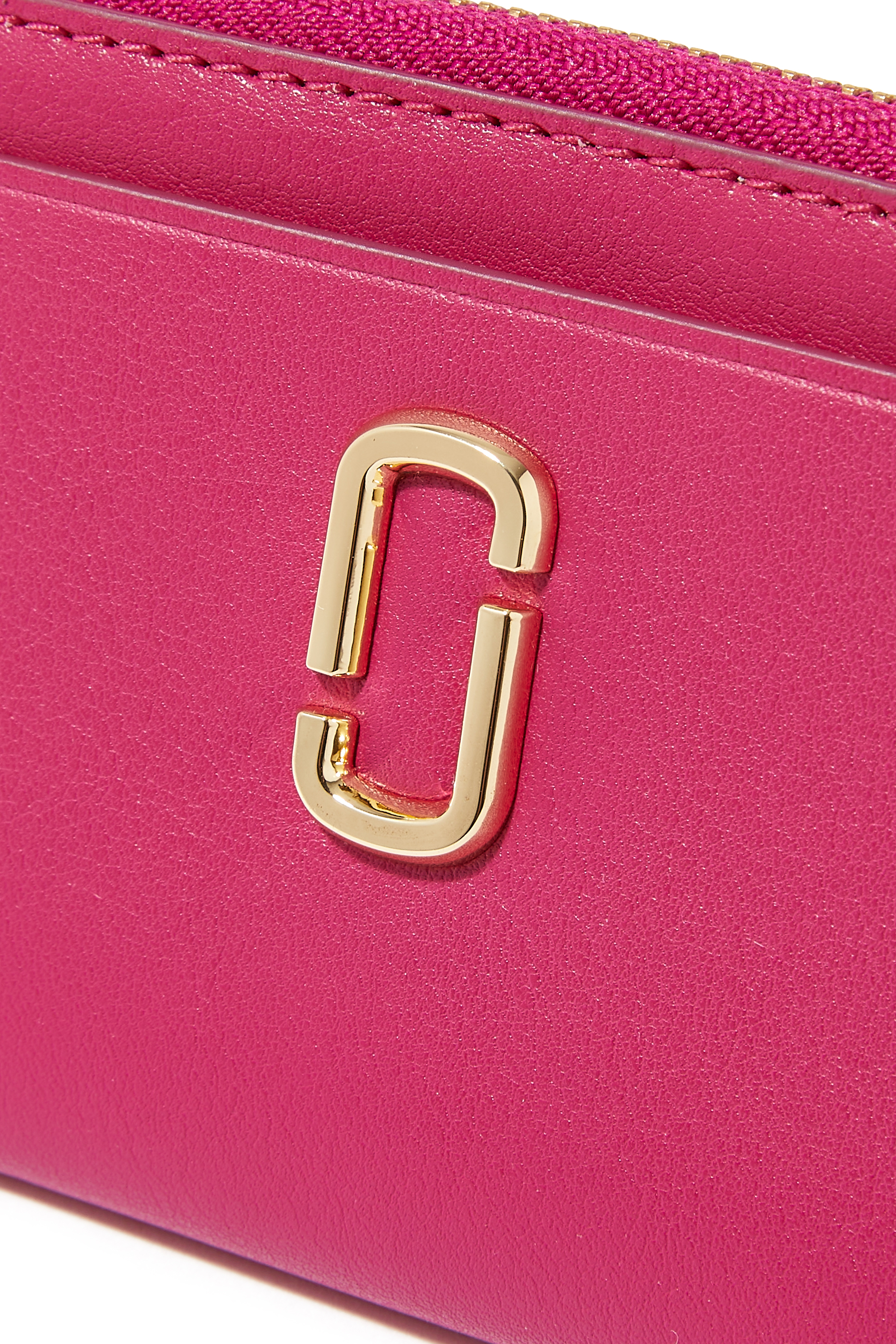 محفظة بسحاب علوي متعدد وشعار الماركة