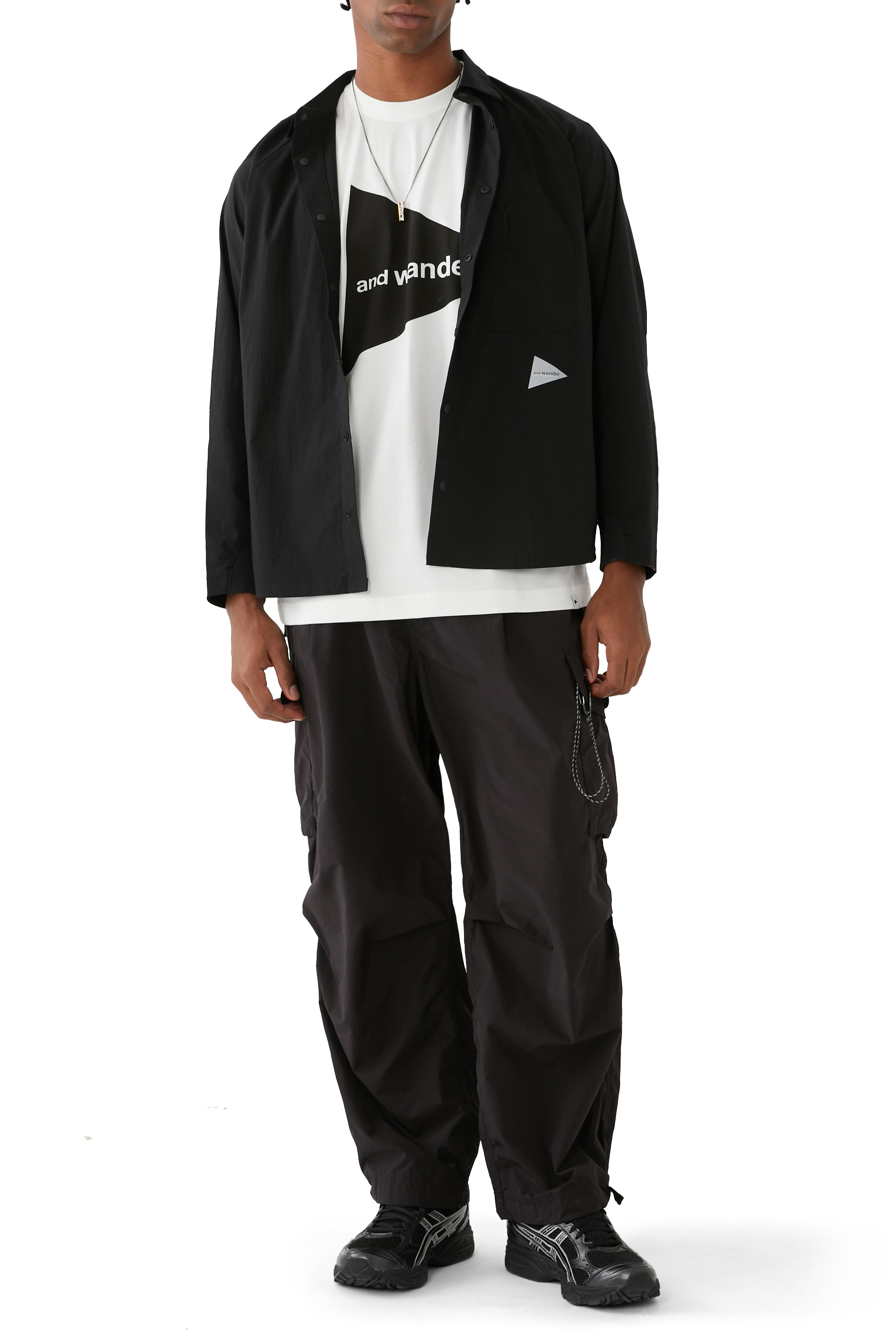 قميص بأكمام طويلة وقاعدة صوف