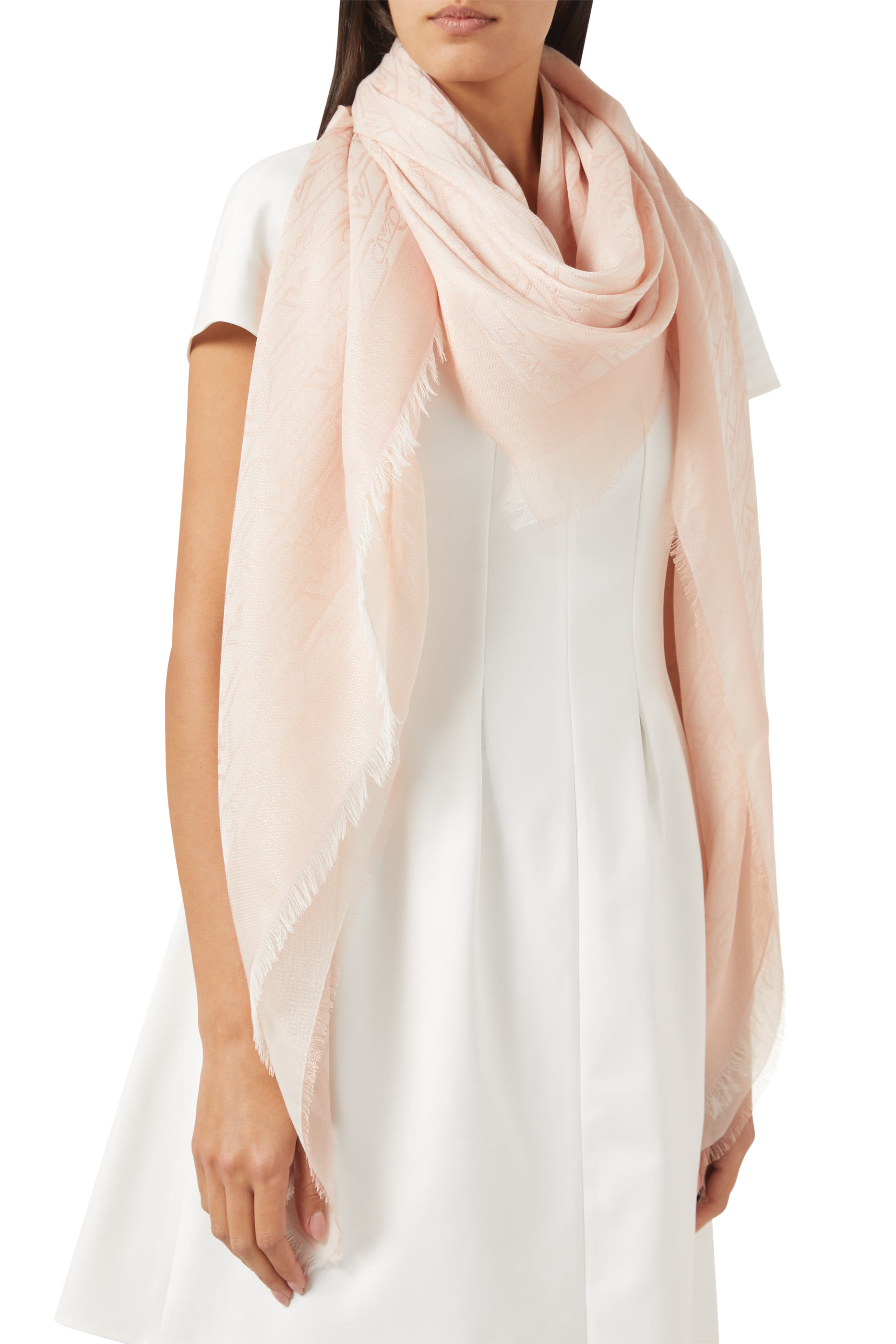 وشاح بشعار الماركة