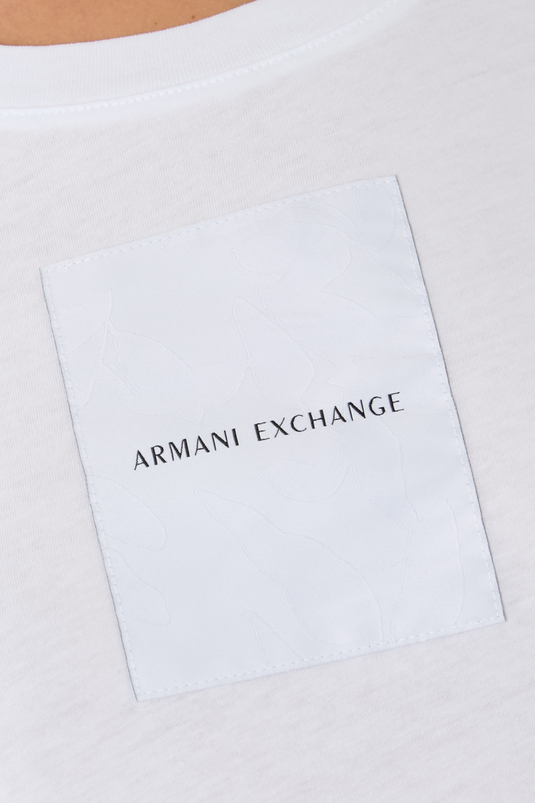 تيشيرت بقصة مريحة وطبعة شعار الماركة