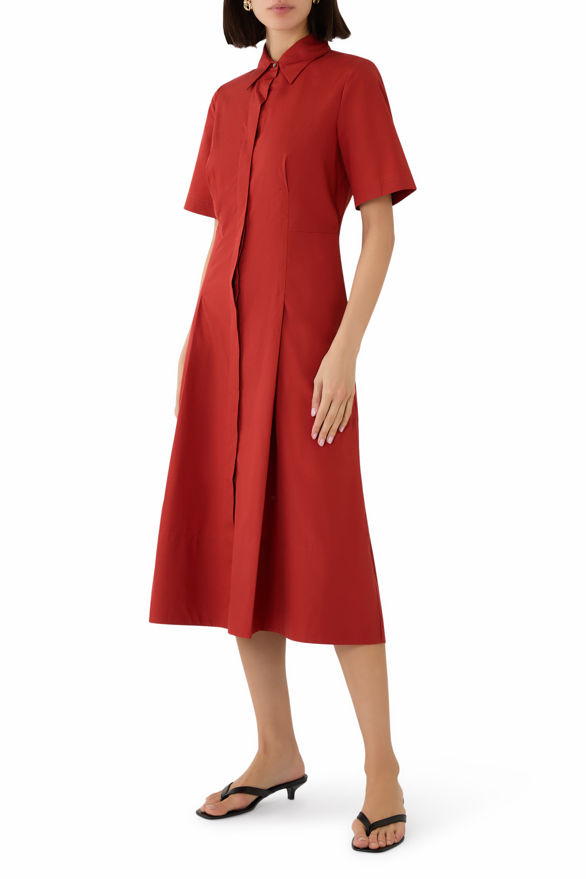 فستان بنمط قميص بأكمام قصيرة