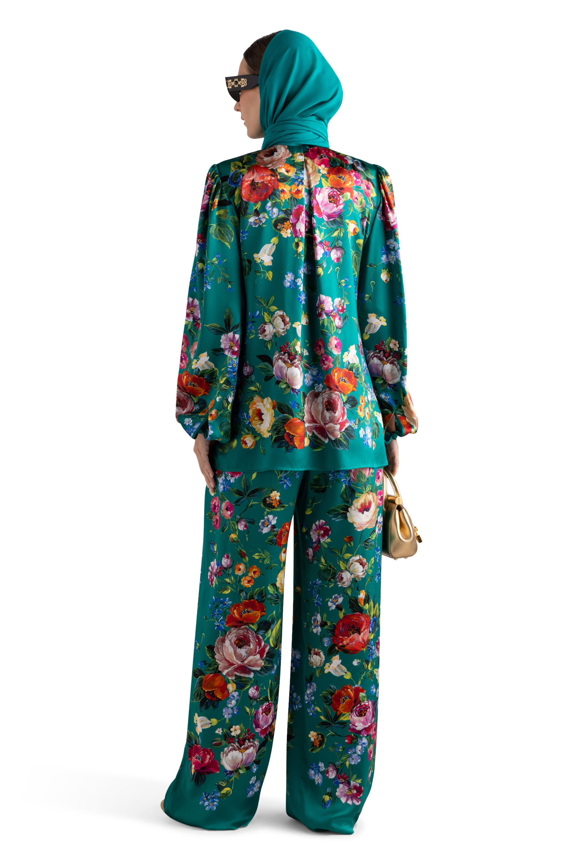 بنطال للبيت بنقشة ورد