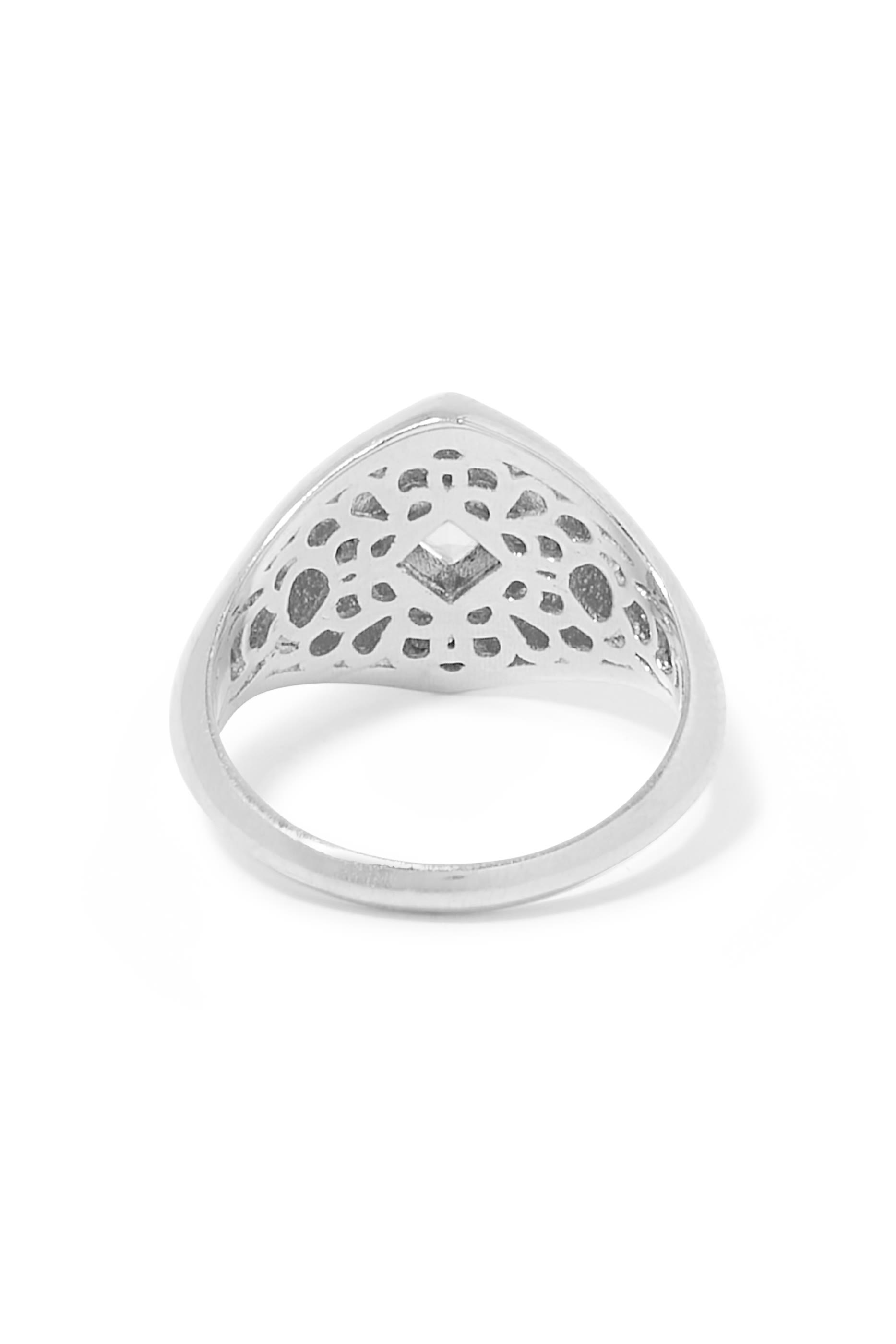 خاتم مرصع بالماس بتصميم برنسيس، ذهب أبيض عيار 18