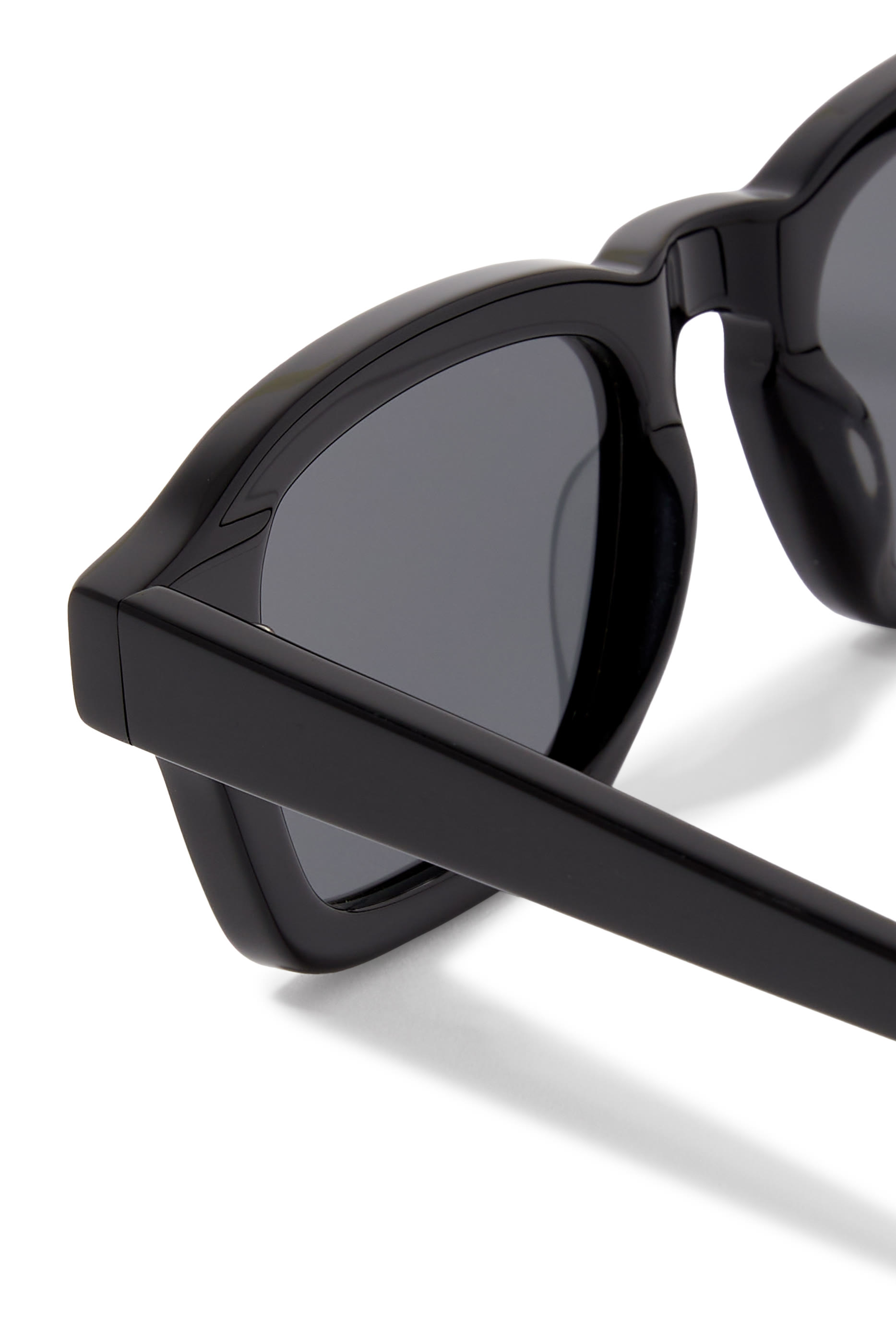 نظارة شمسية نورا