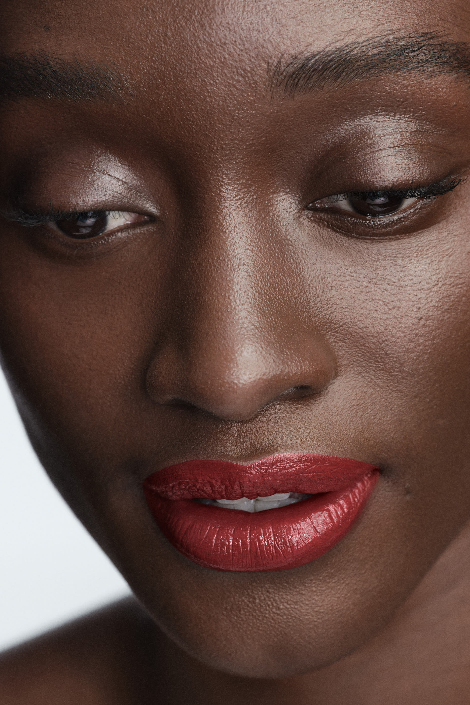 عبوة إعادة ملء أحمر شفاه لامع