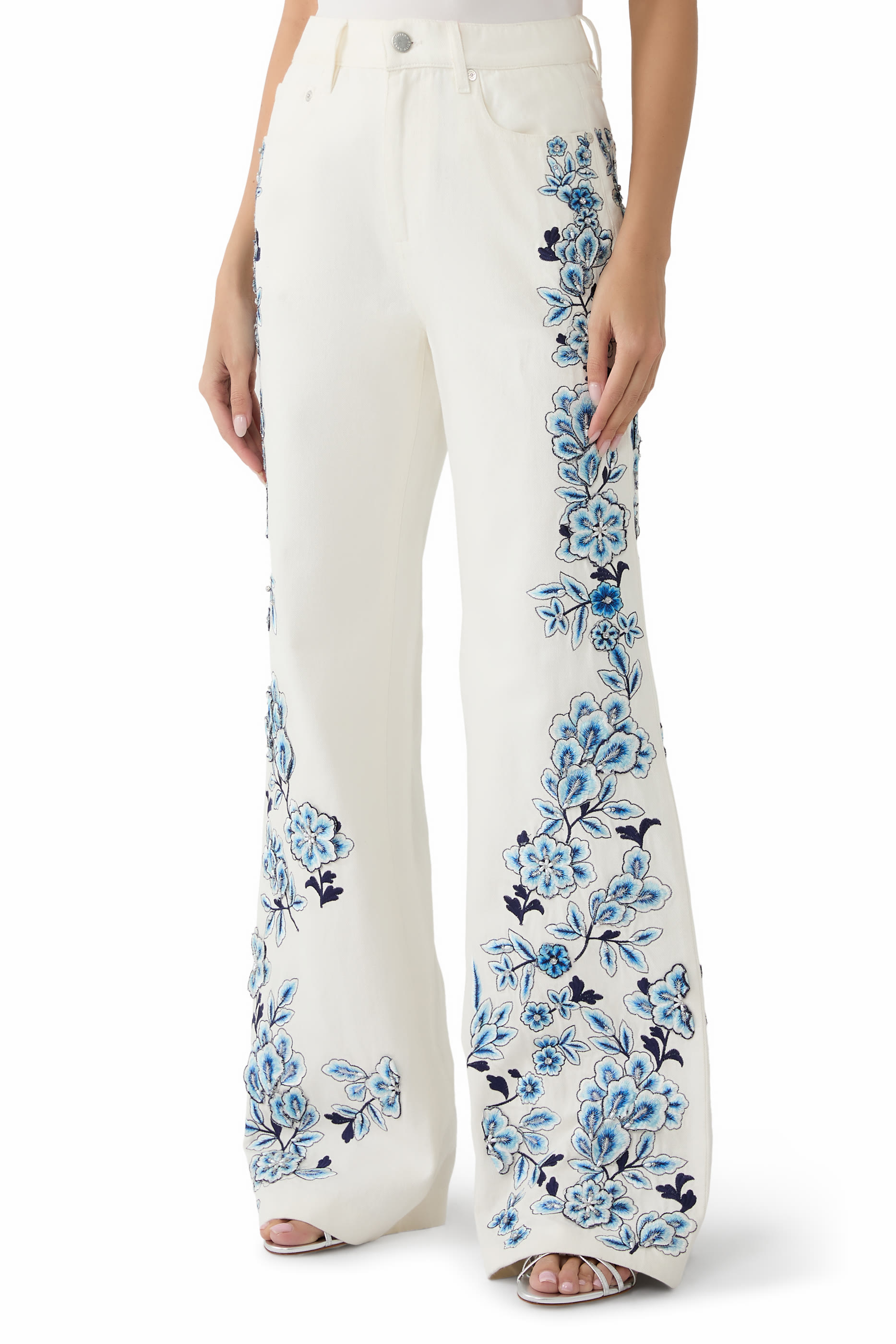 بنطال جينز ويزي مطرز