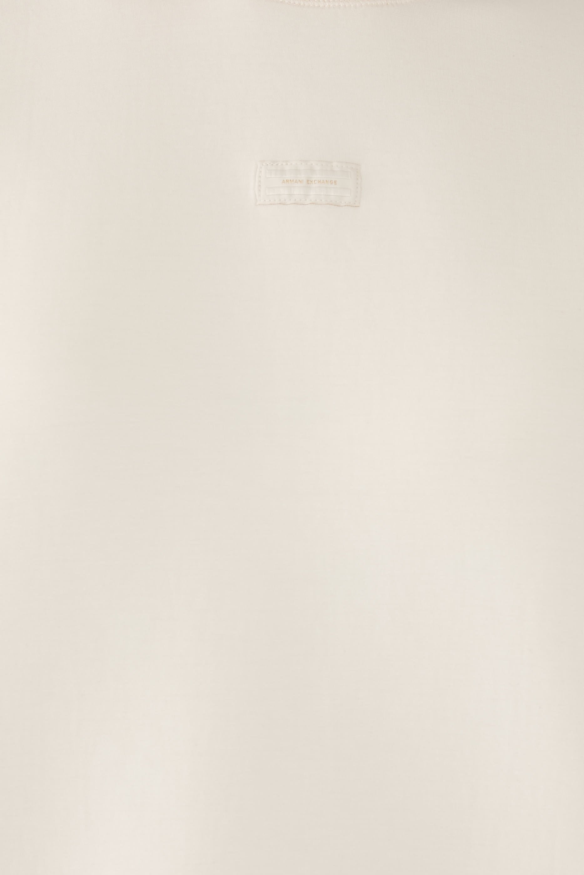 سويت شيرت بياقة ضيقة وشعار الماركة