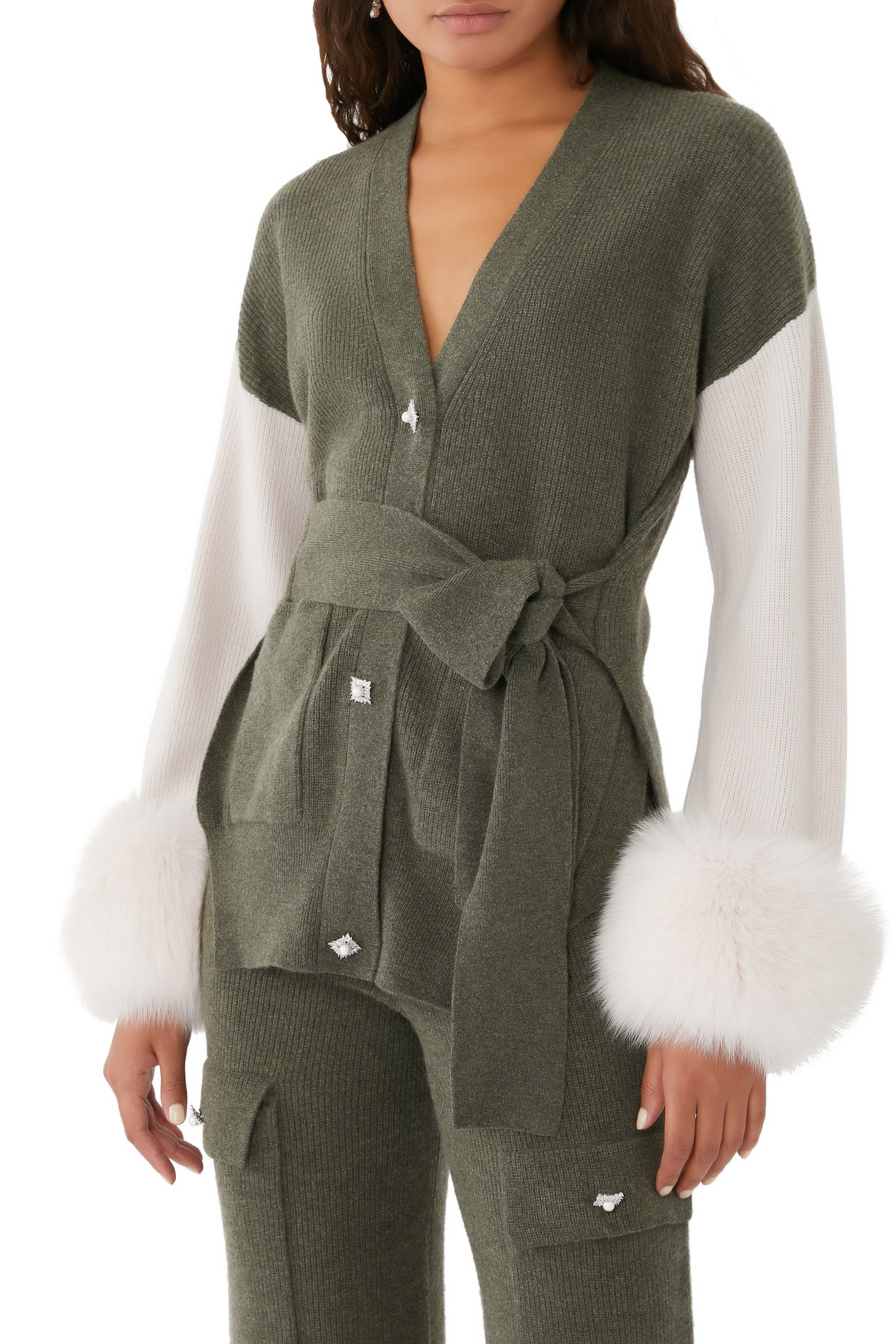 كارديجان بتصميم مقسم بألوان وحزام