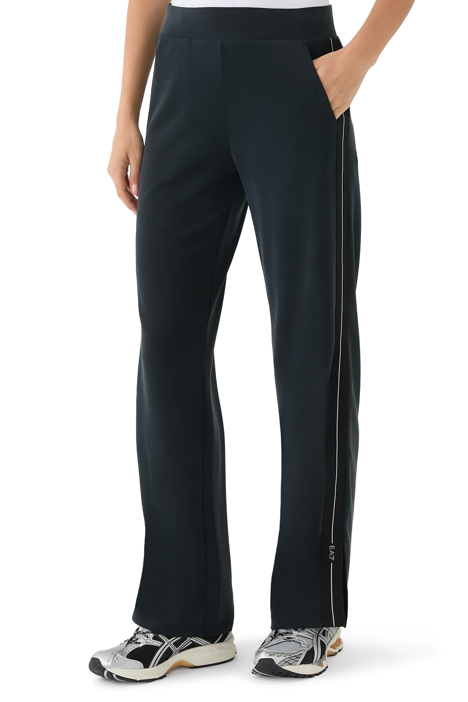 بنطال سيريز بقصة ساق واسعة بشعار الماركة مزيج مودال مطاطي