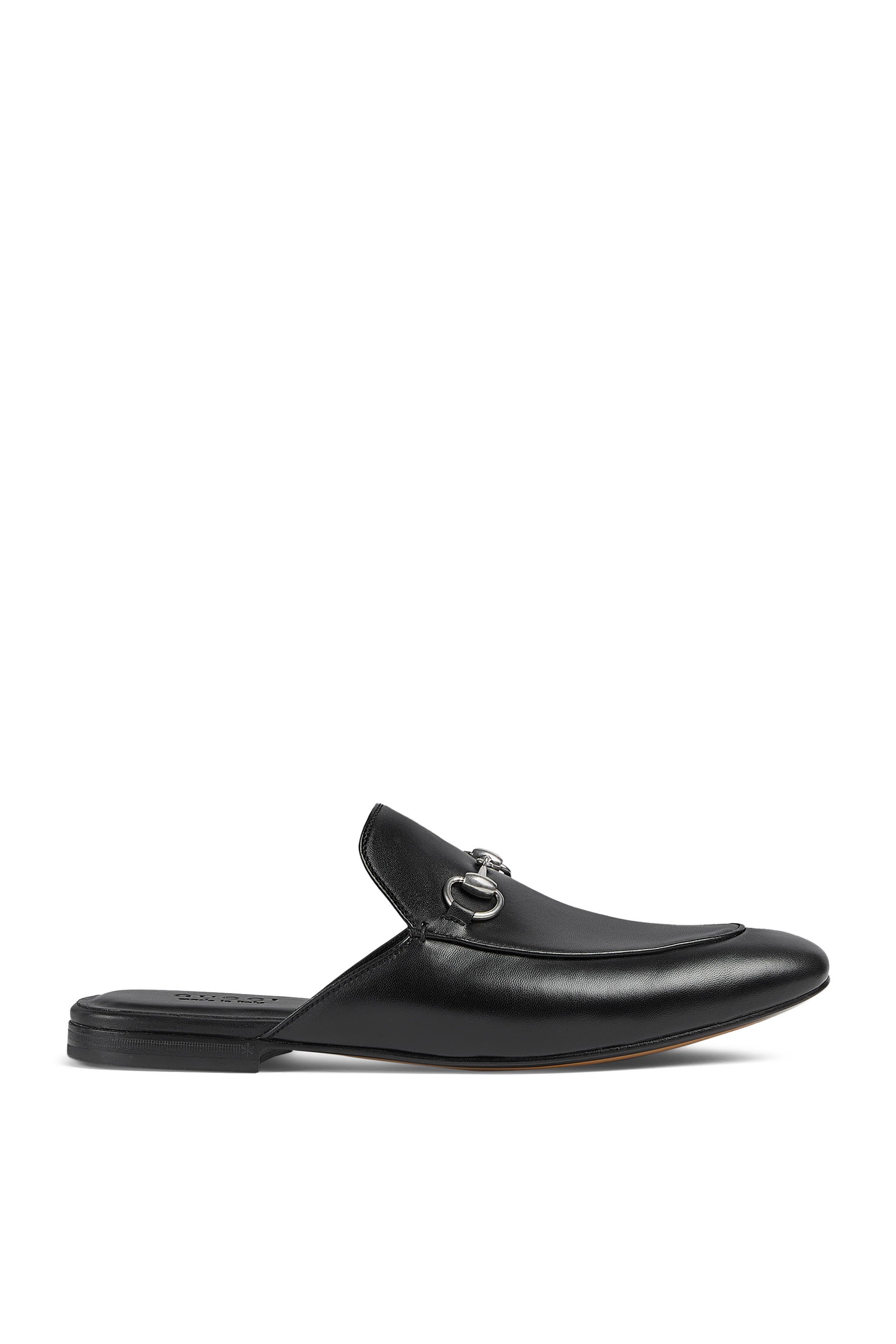 حذاء مفتوح من الخلف بحلية لجام الحصان