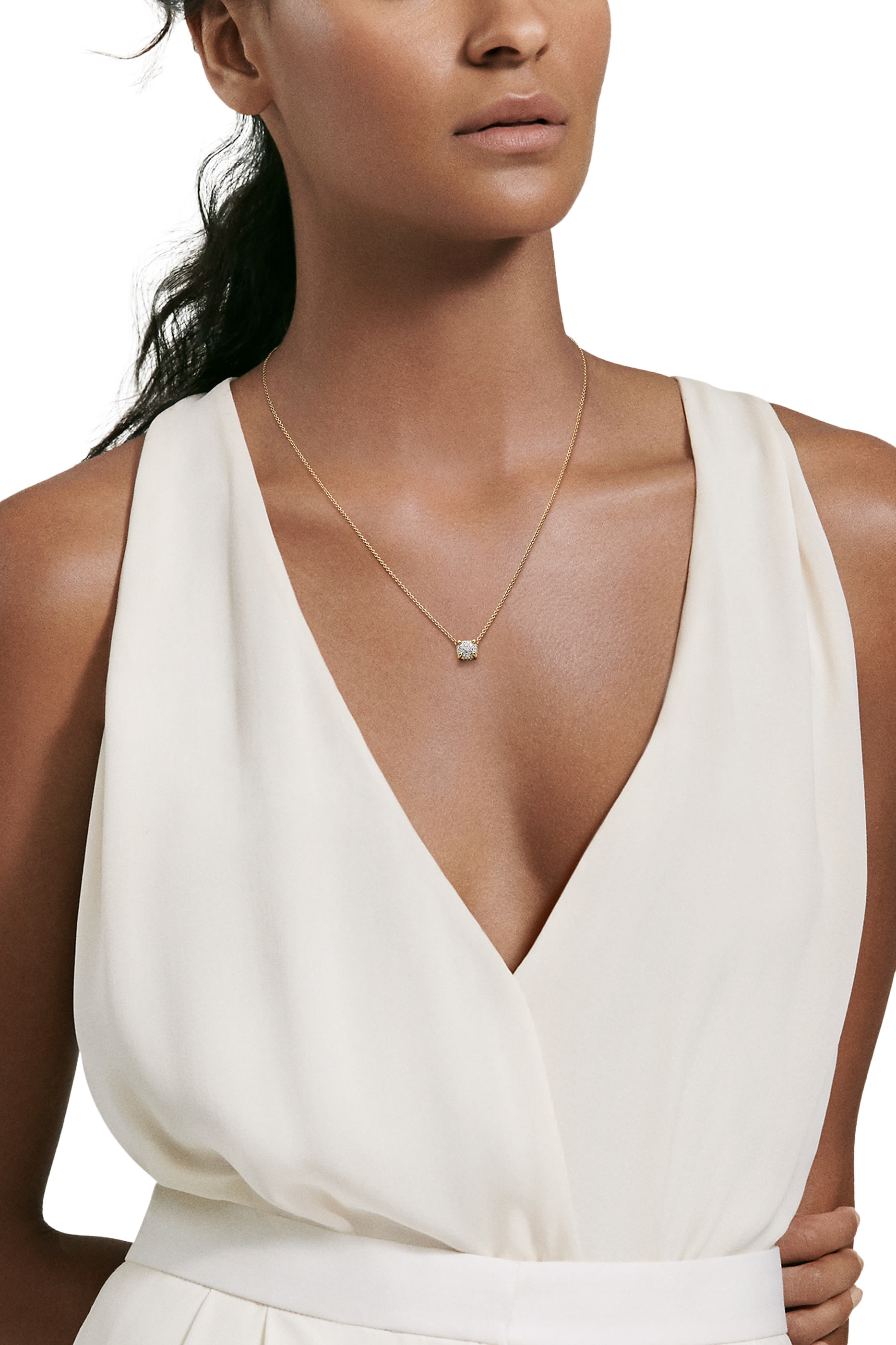 قلادة بيتيت شاتلين مرصعة بالماس وذهب عيار 18