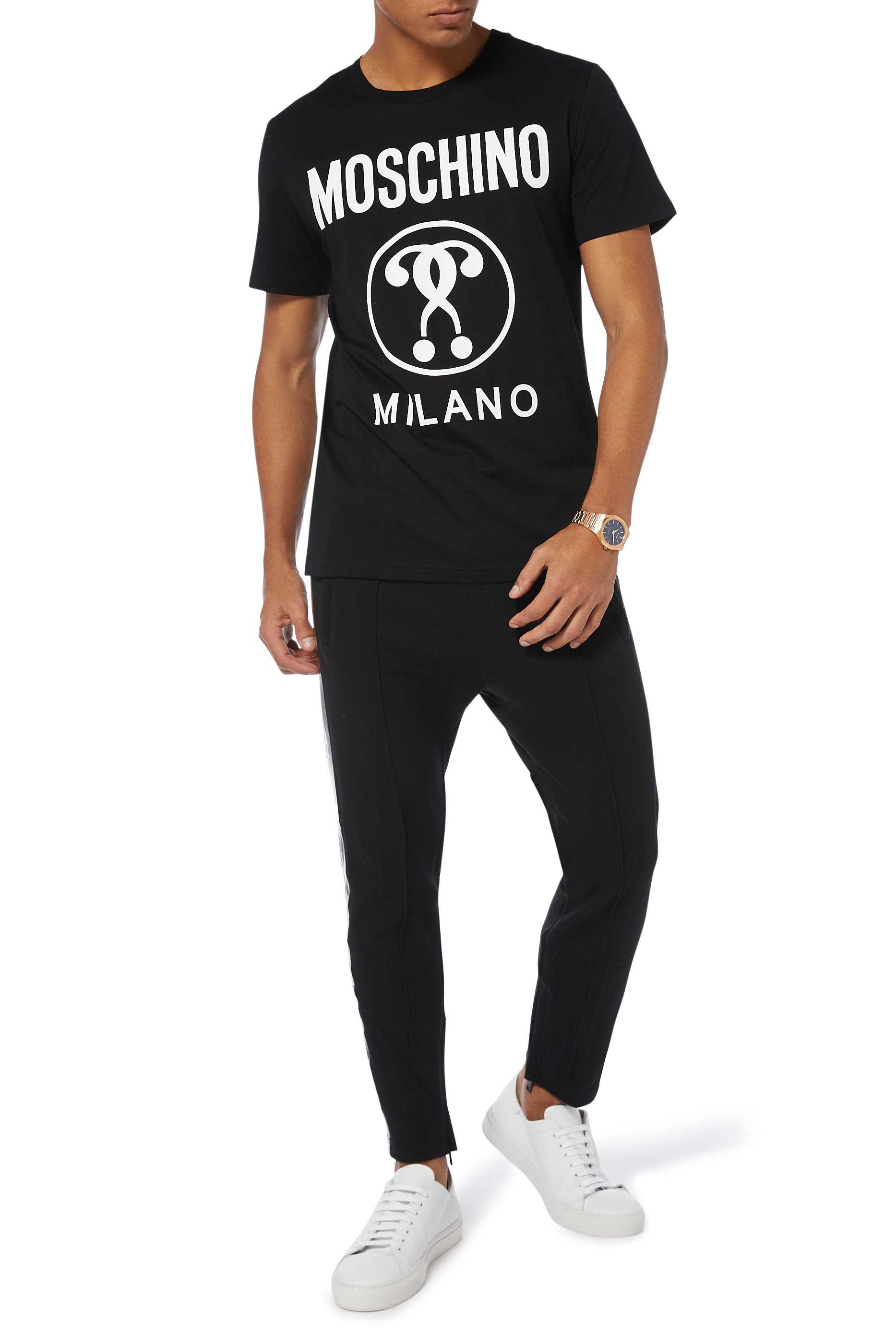 تي شيرت بشعار علامة استفهام