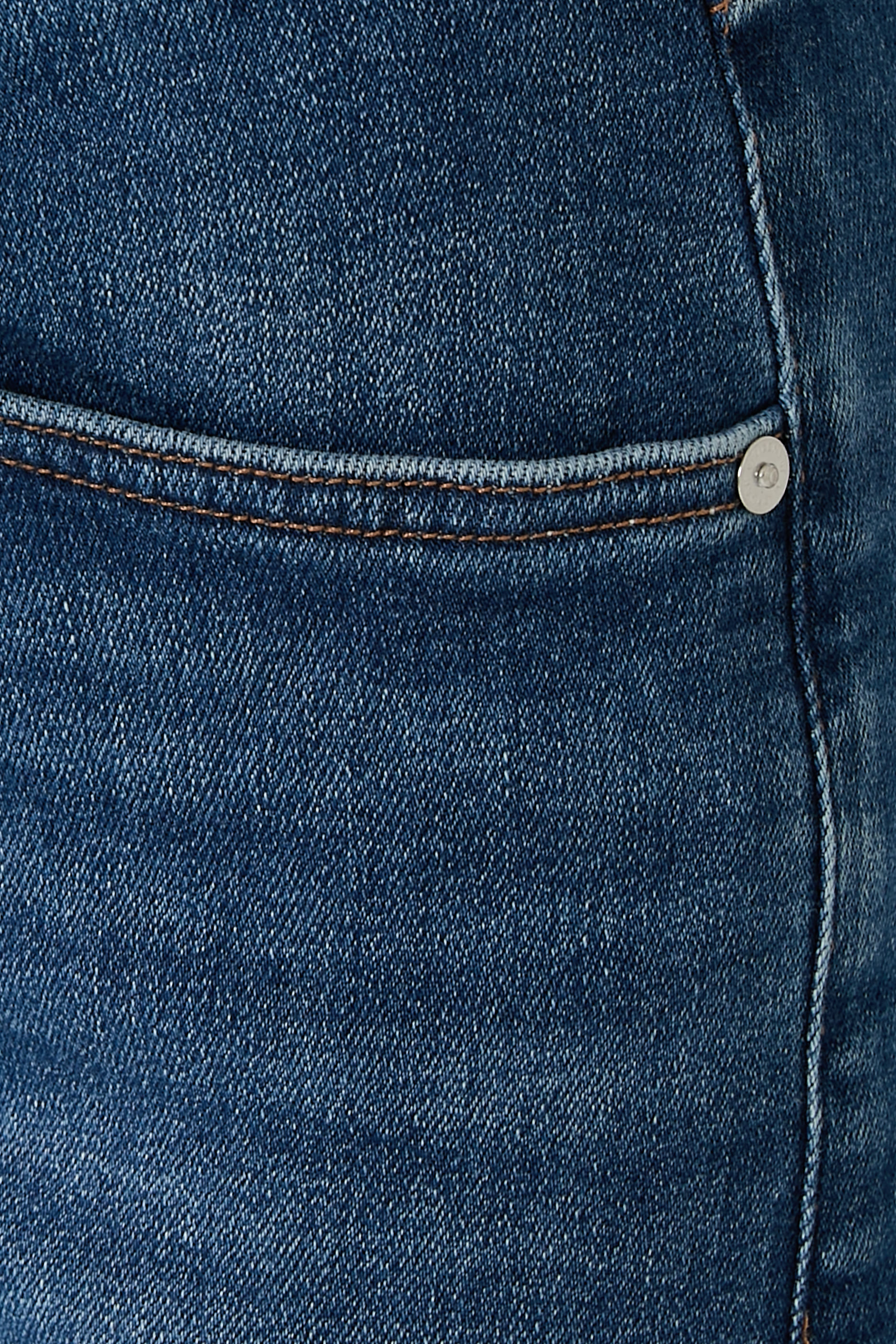 بنطال جينز بالما بقصة ساق مستقيمة وحافة منسلة