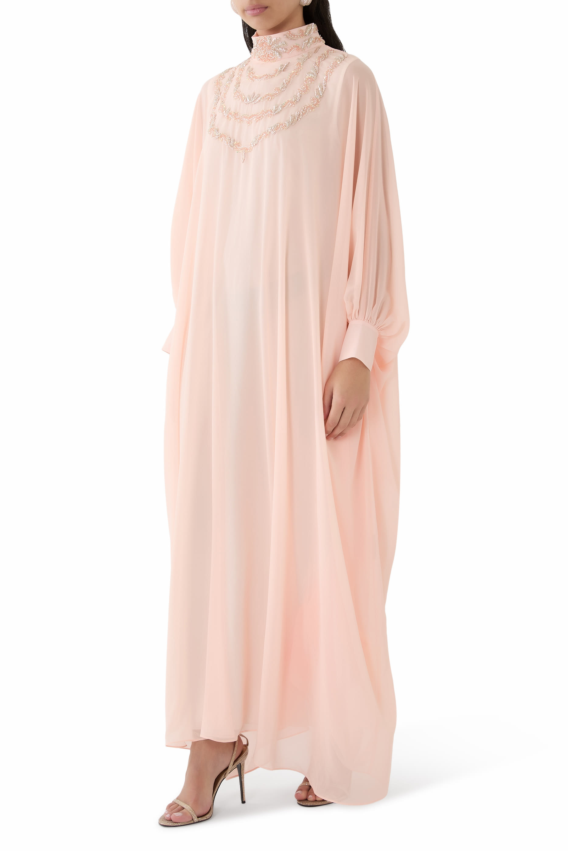 قفطان بياقة عالية مزين