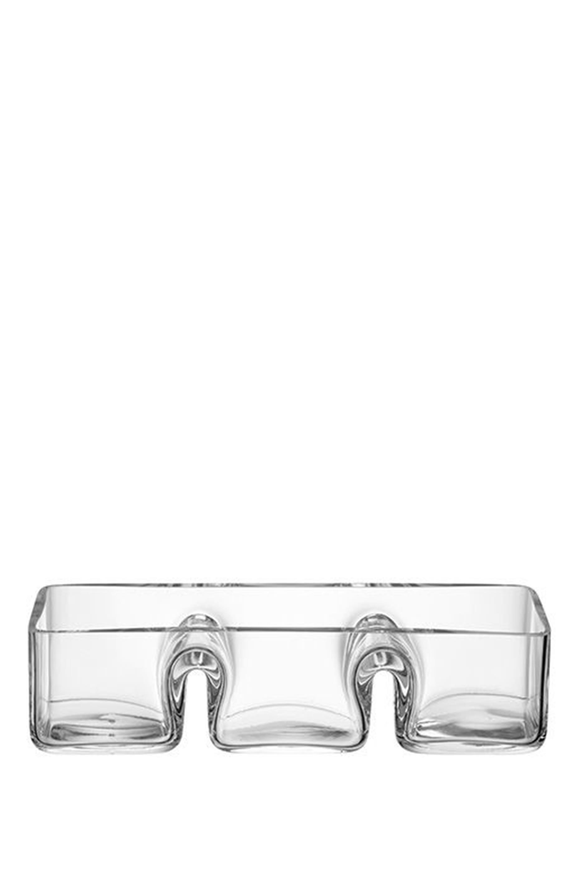 طبق تقديم مكون من ثلاث اقسام