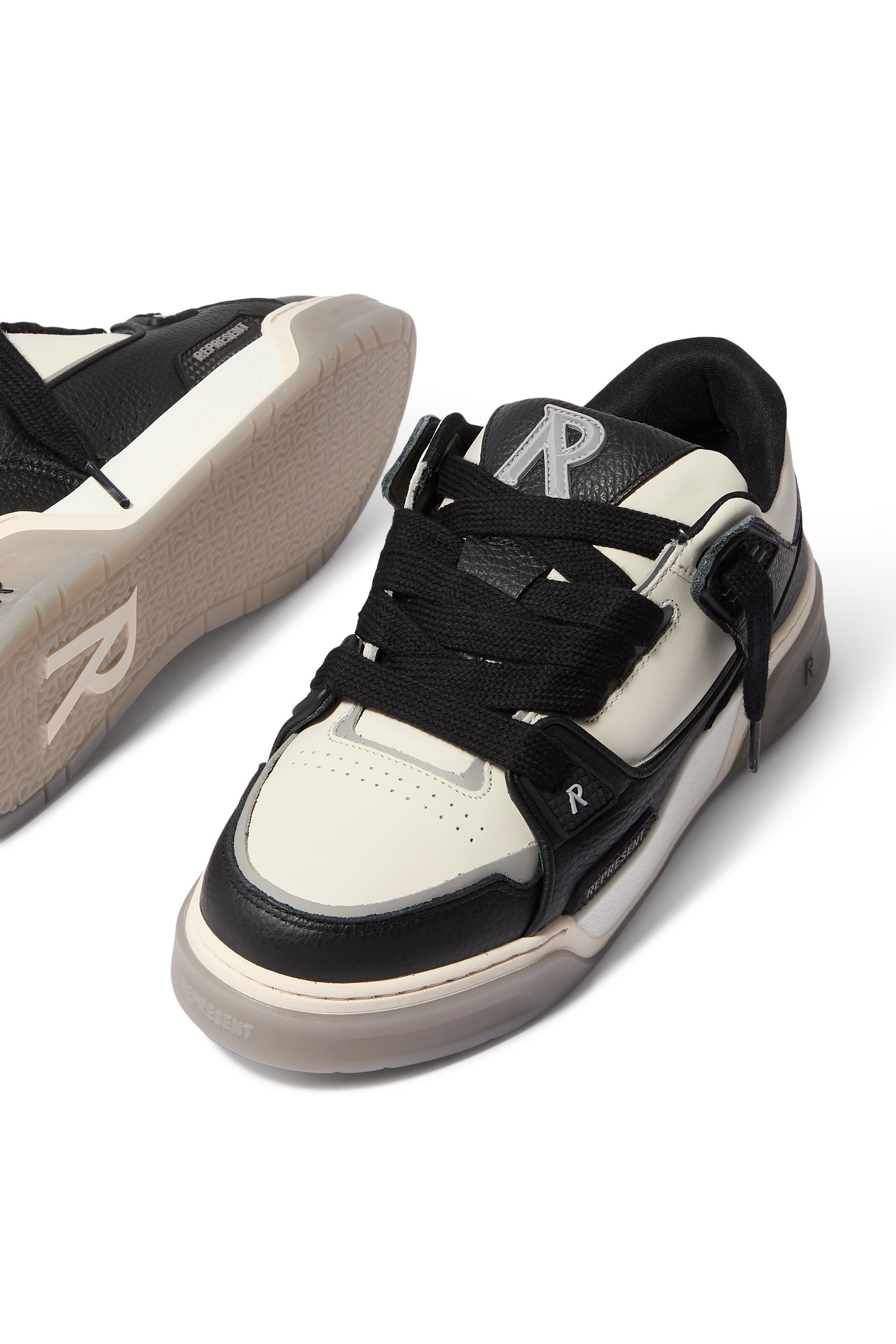 سنيكرز ستوديو