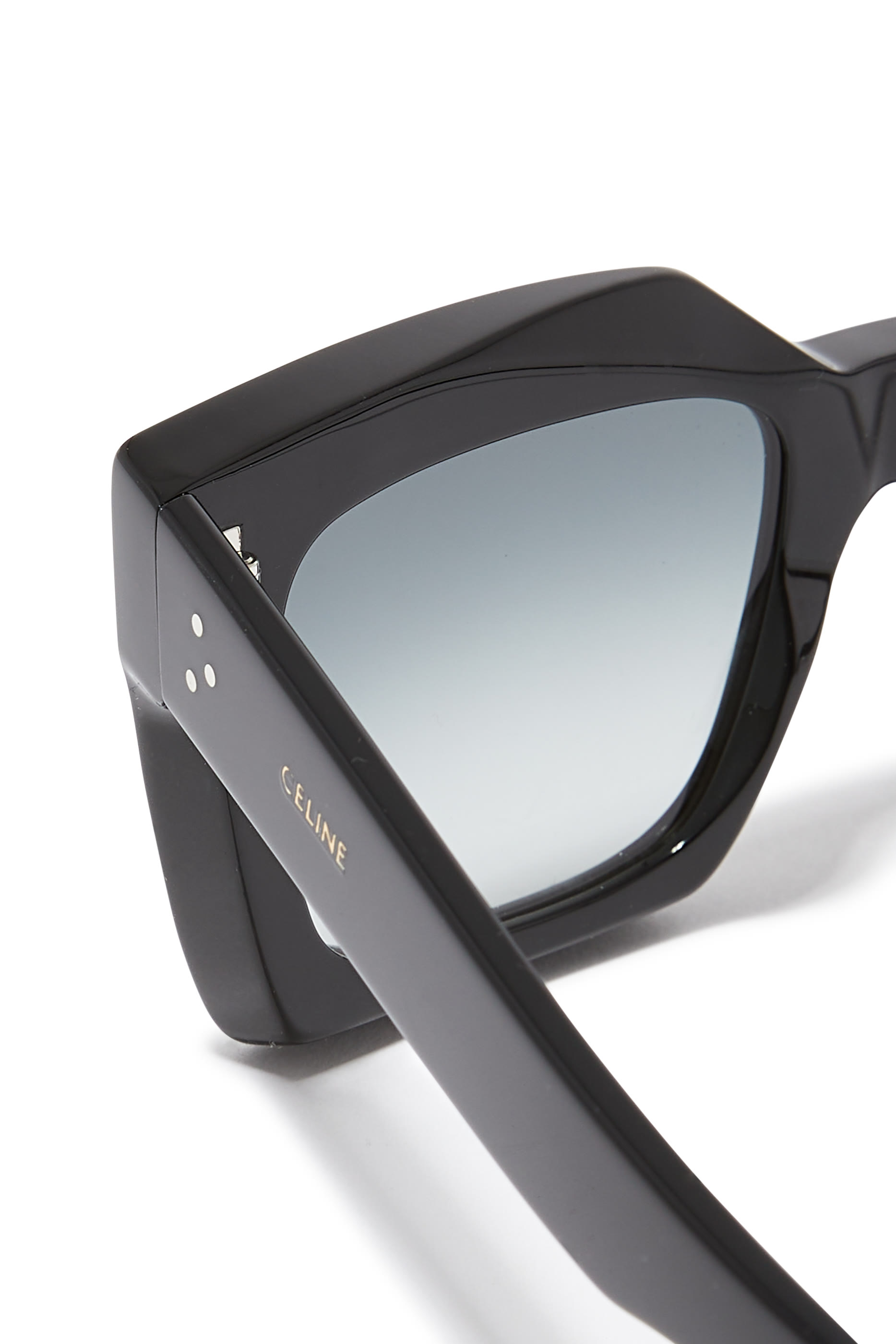 نظارة شمسية بشعار الثلاث نقاط وإطار مربع