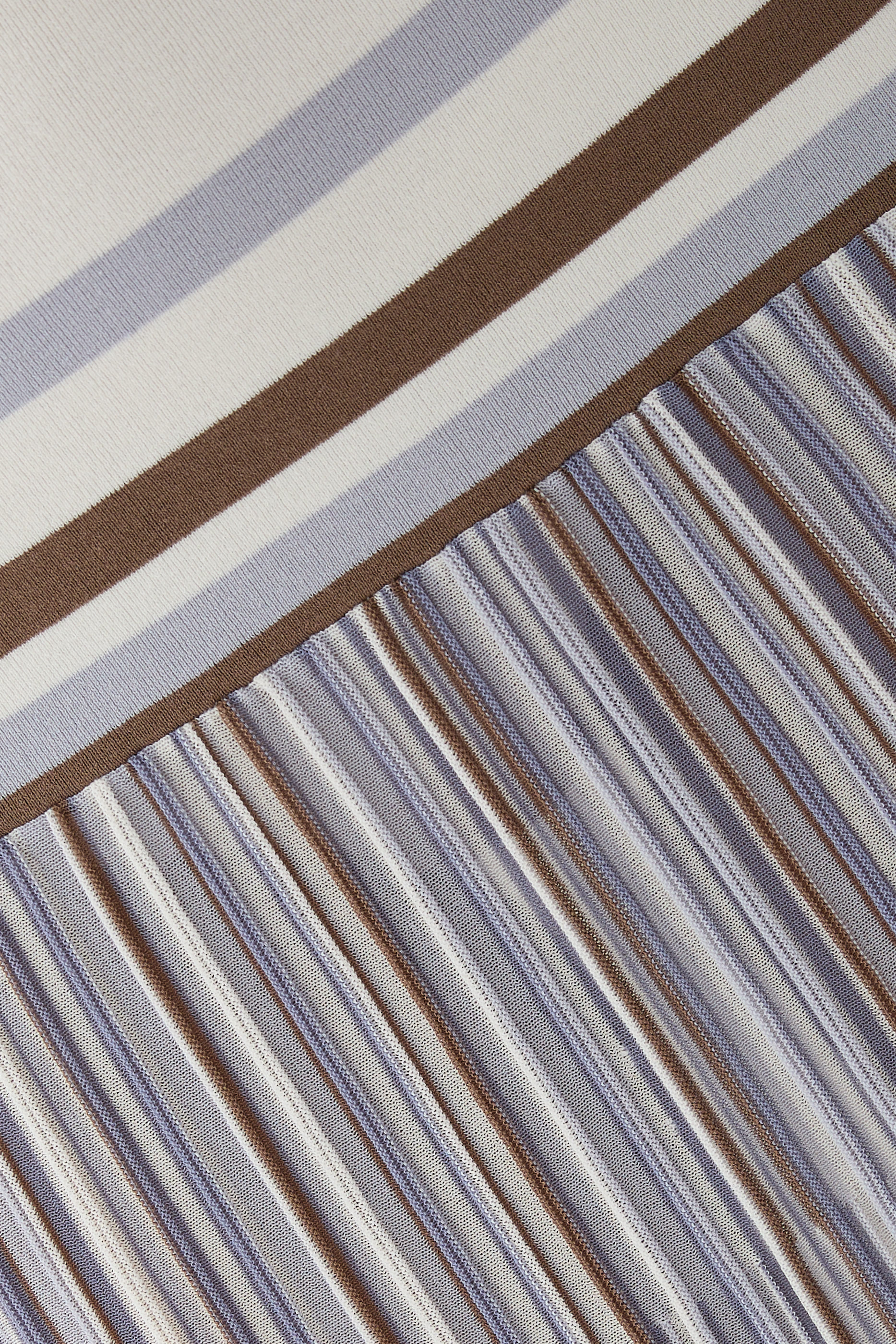 فستان سيتارا مخطط متوسط الطول بلا حمالات