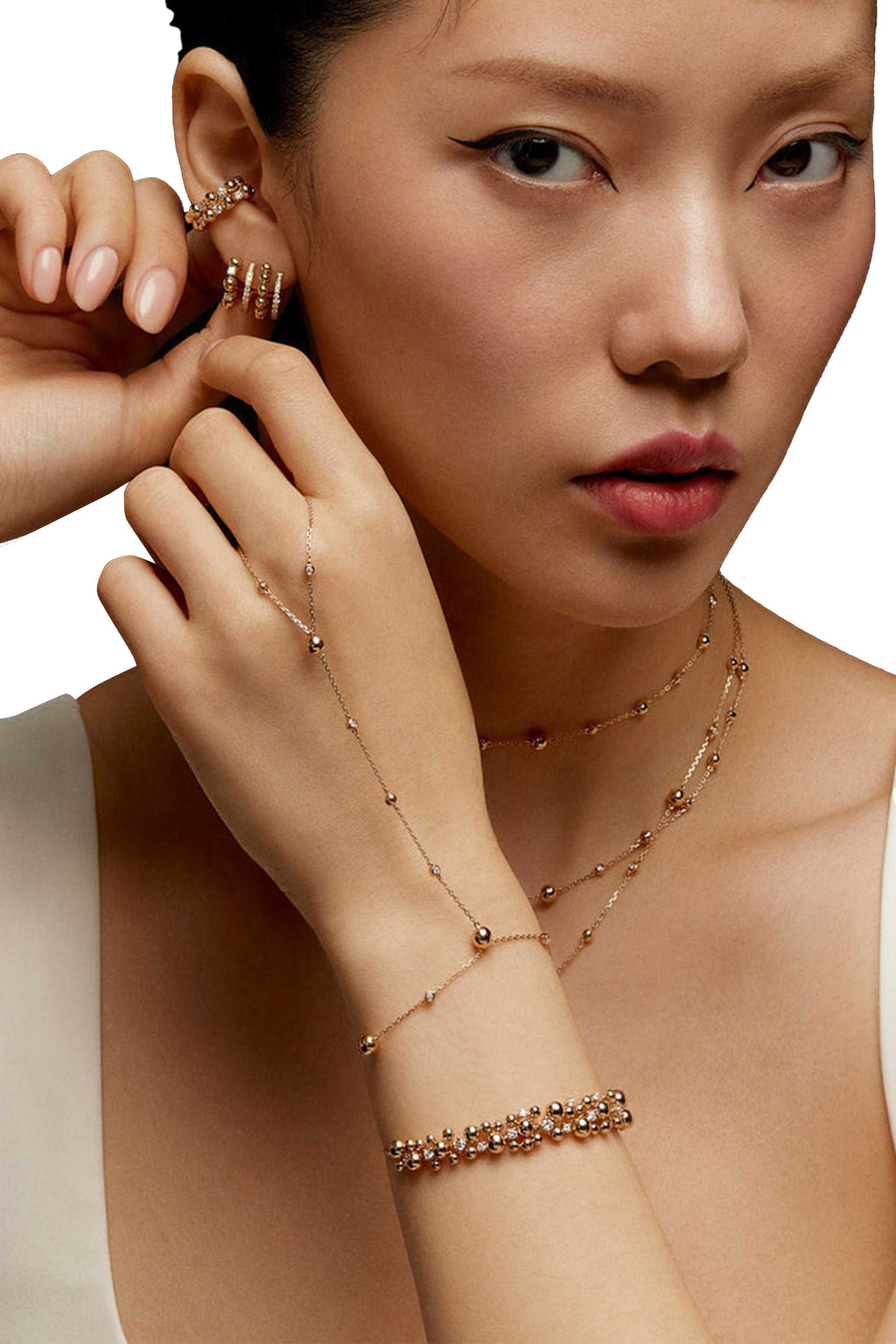 سوار انيشي بسلسلة يد مرصع بالماس ذهب أصفر عيار 18