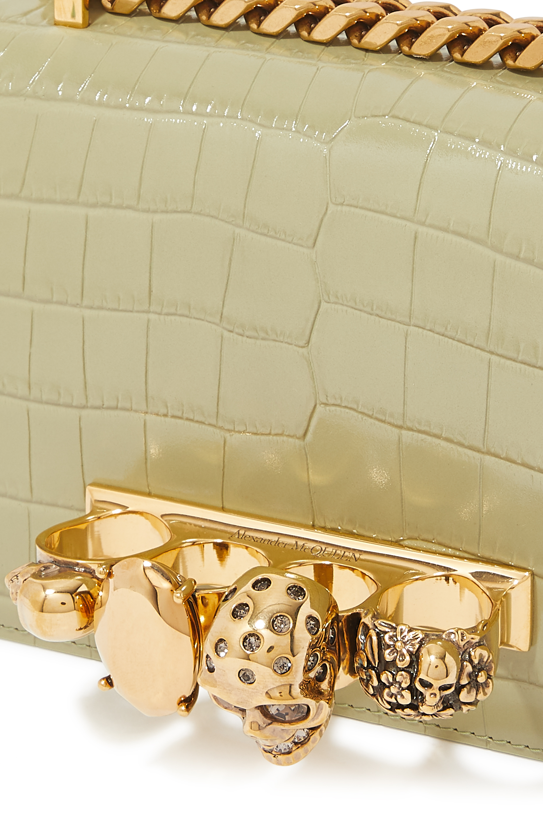 حقيبة ساتشيل صغيرة مرصعة بأحجار