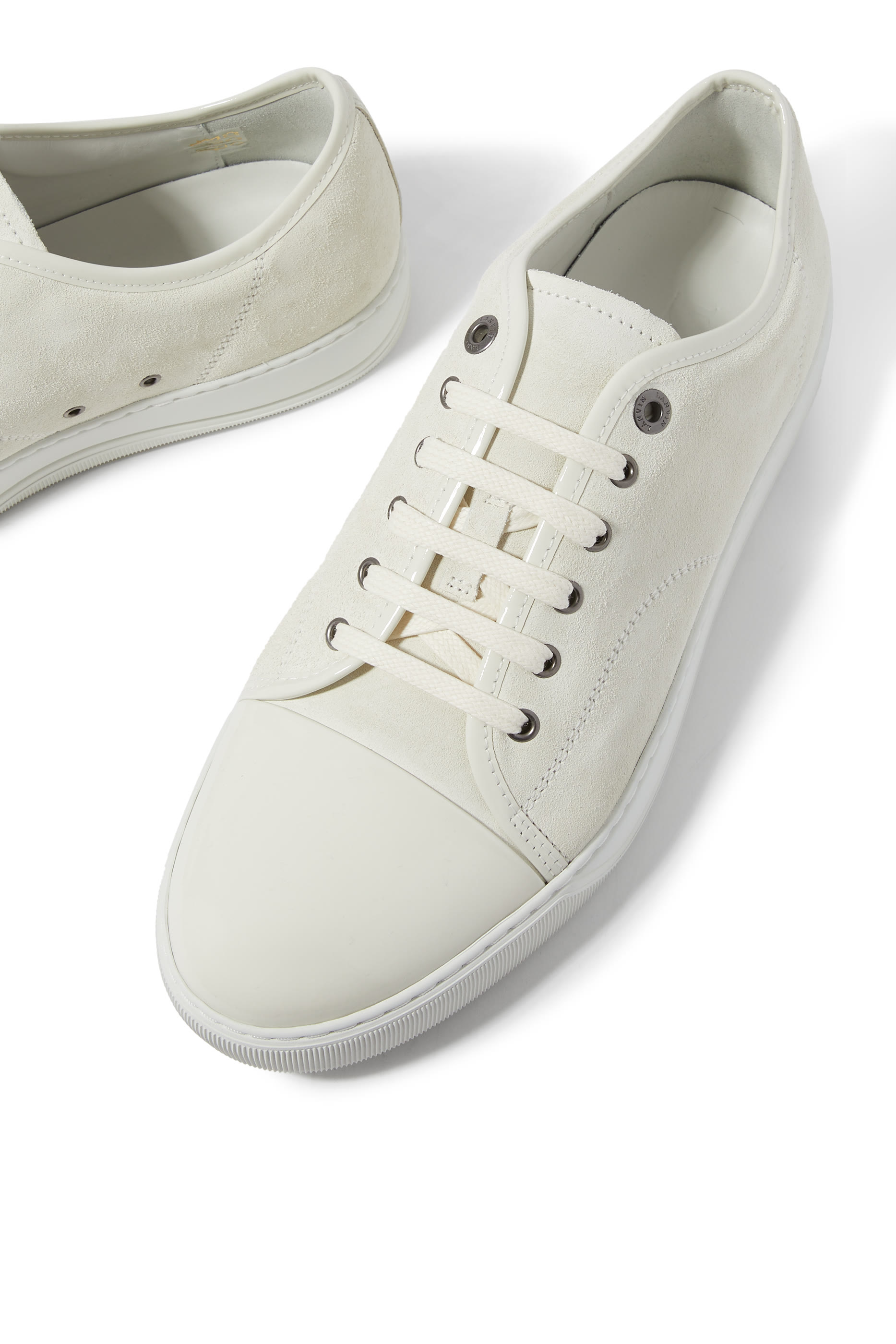 سنيكرز دي بي بي 1 شمواه وجلد لامع