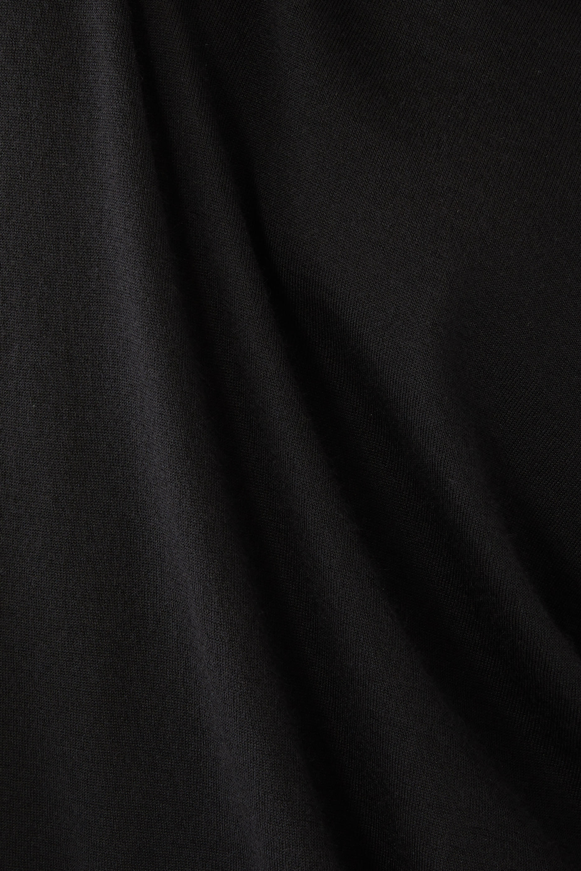 كنزة بقصة ضيقة ووياقة ضيقة كشمير وحرير