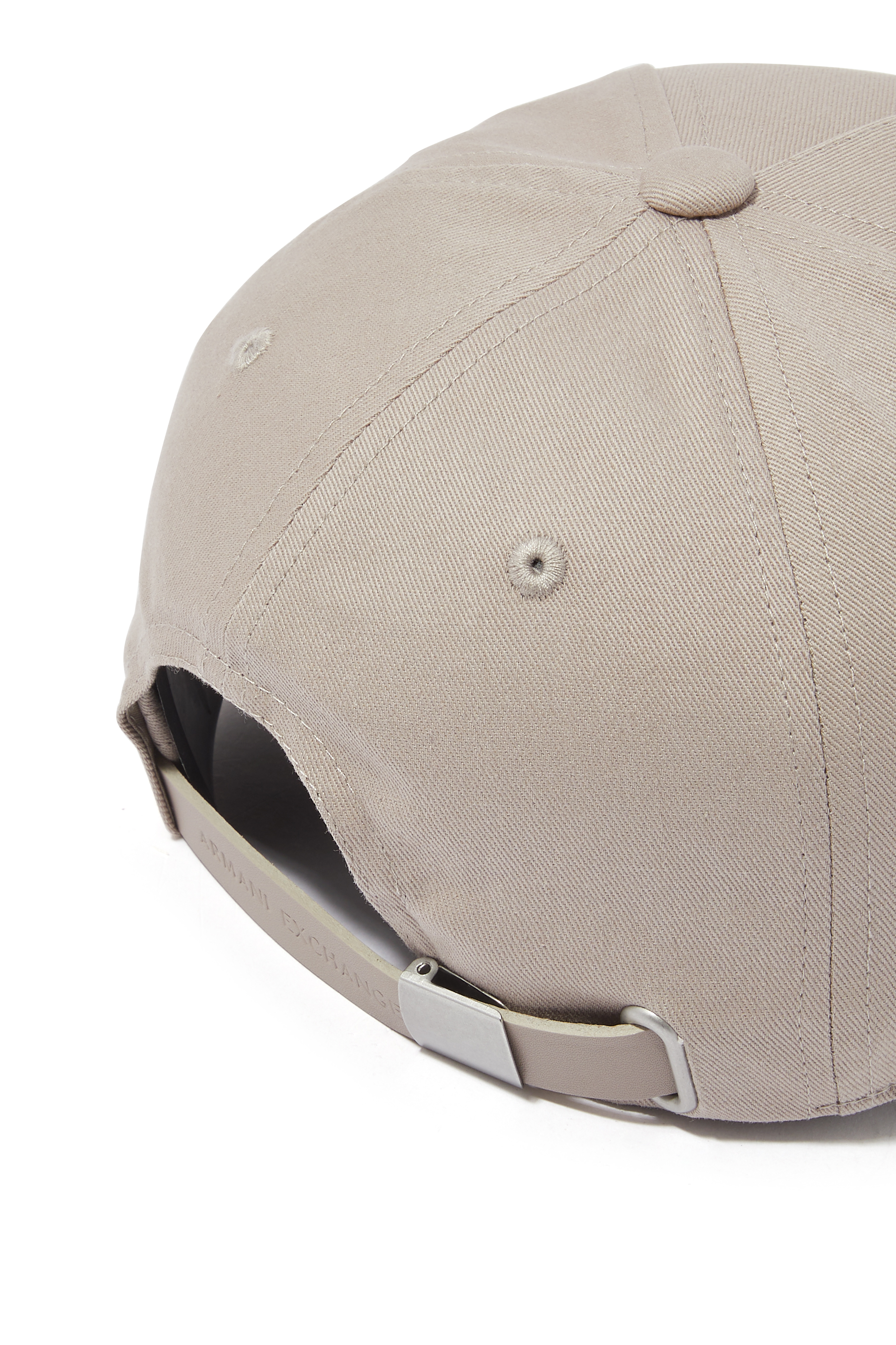 كاب بايسبول بشعار الماركة