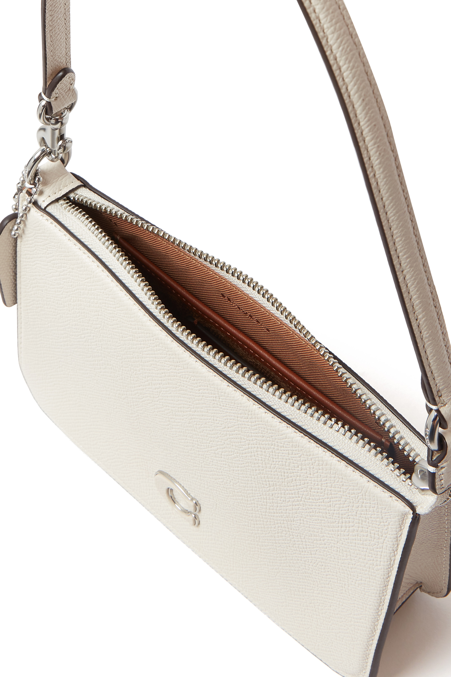 حقيبة صغيرة جلد