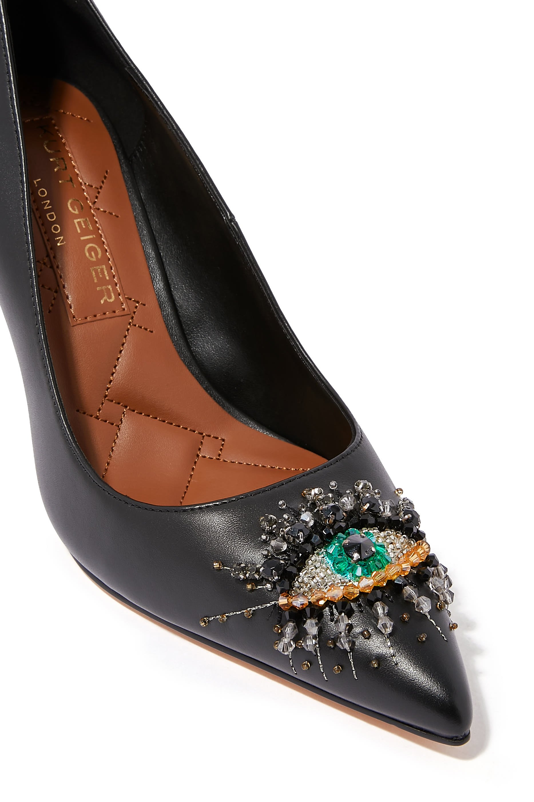 حذاء كلاسيك بلغرافيا 85 بنقشة عين حسود