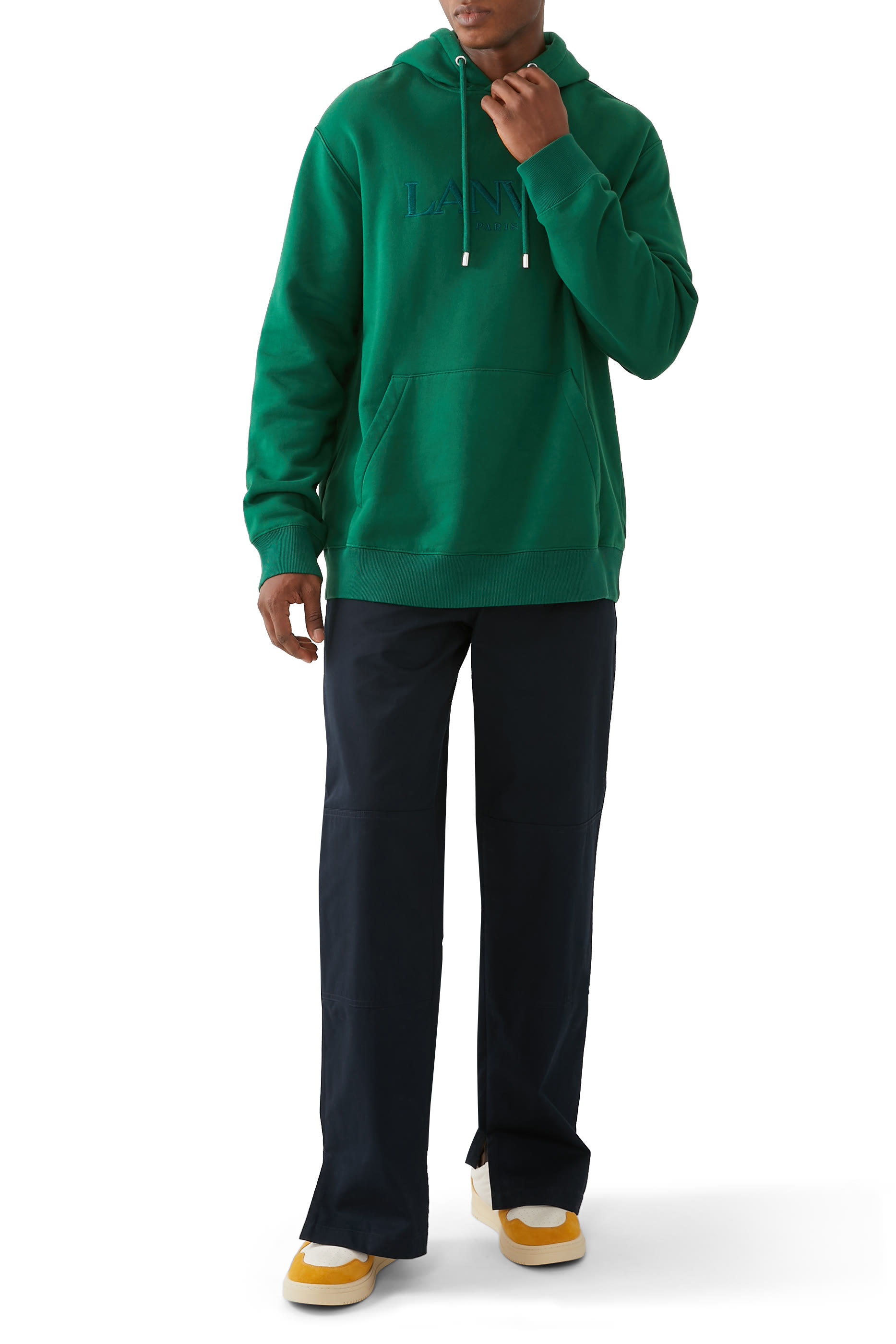 هودي مطرز بشعار الماركة