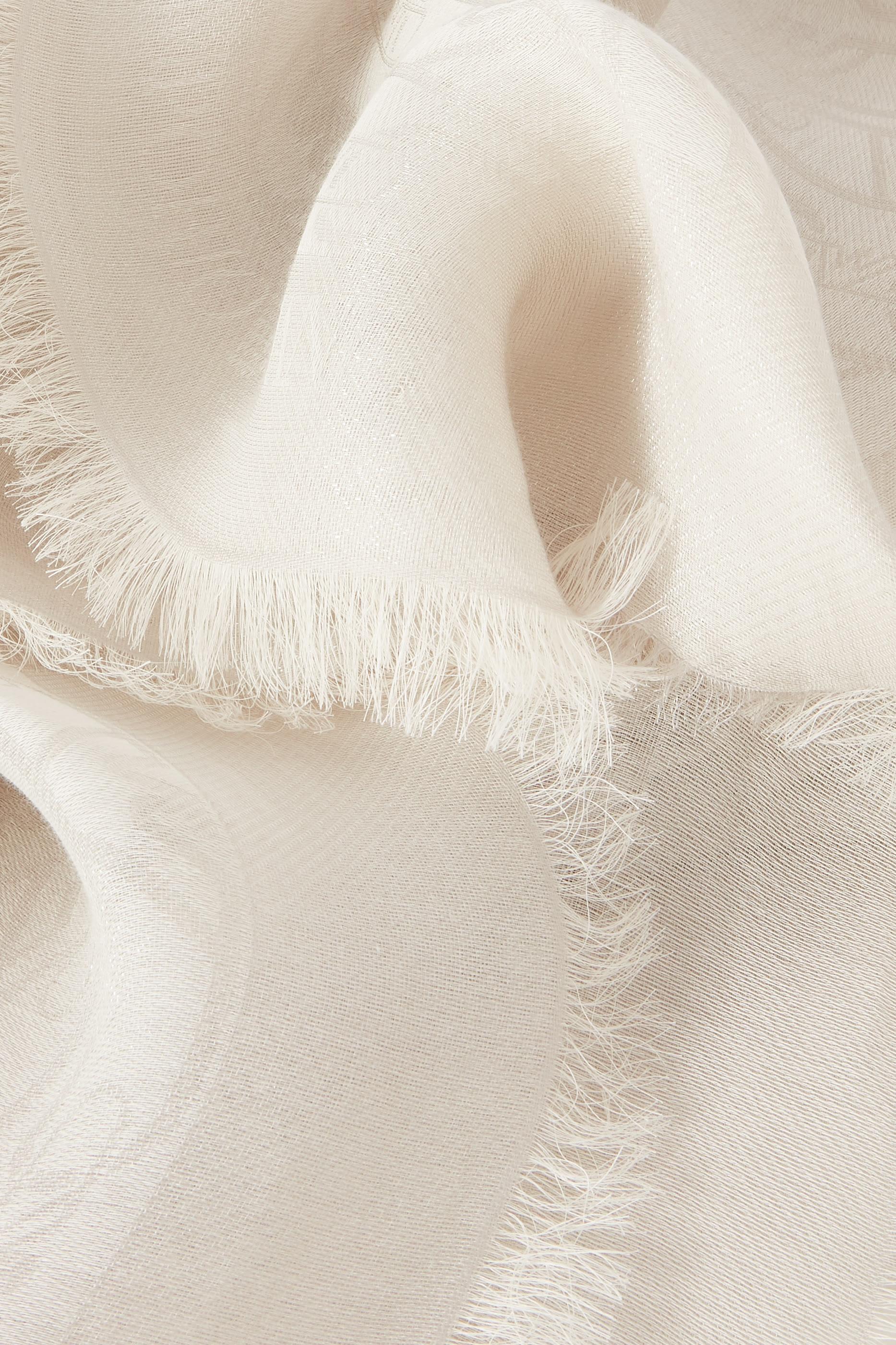 وشاح بشعار الماركة