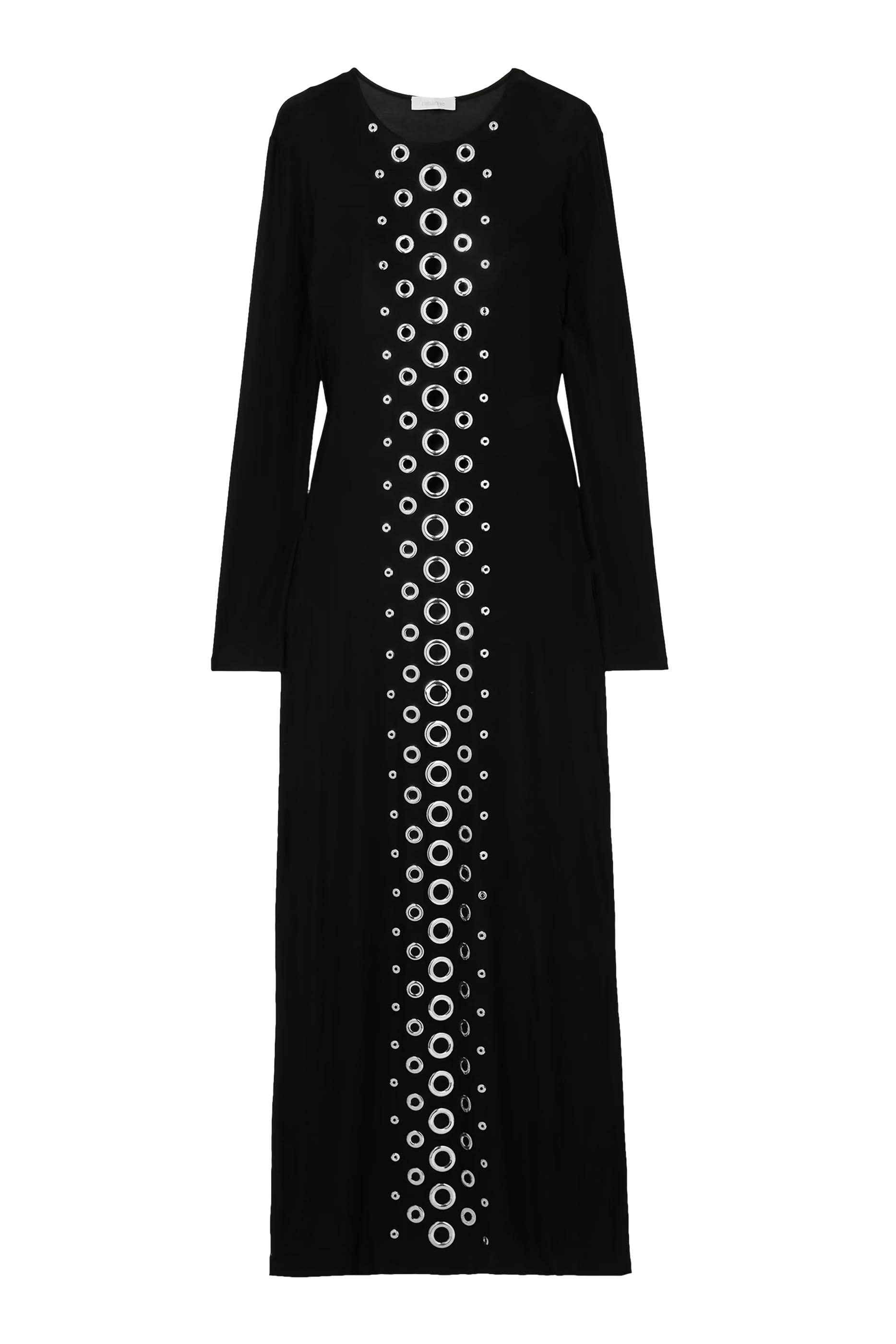 فستان طويل بحلقات فضية