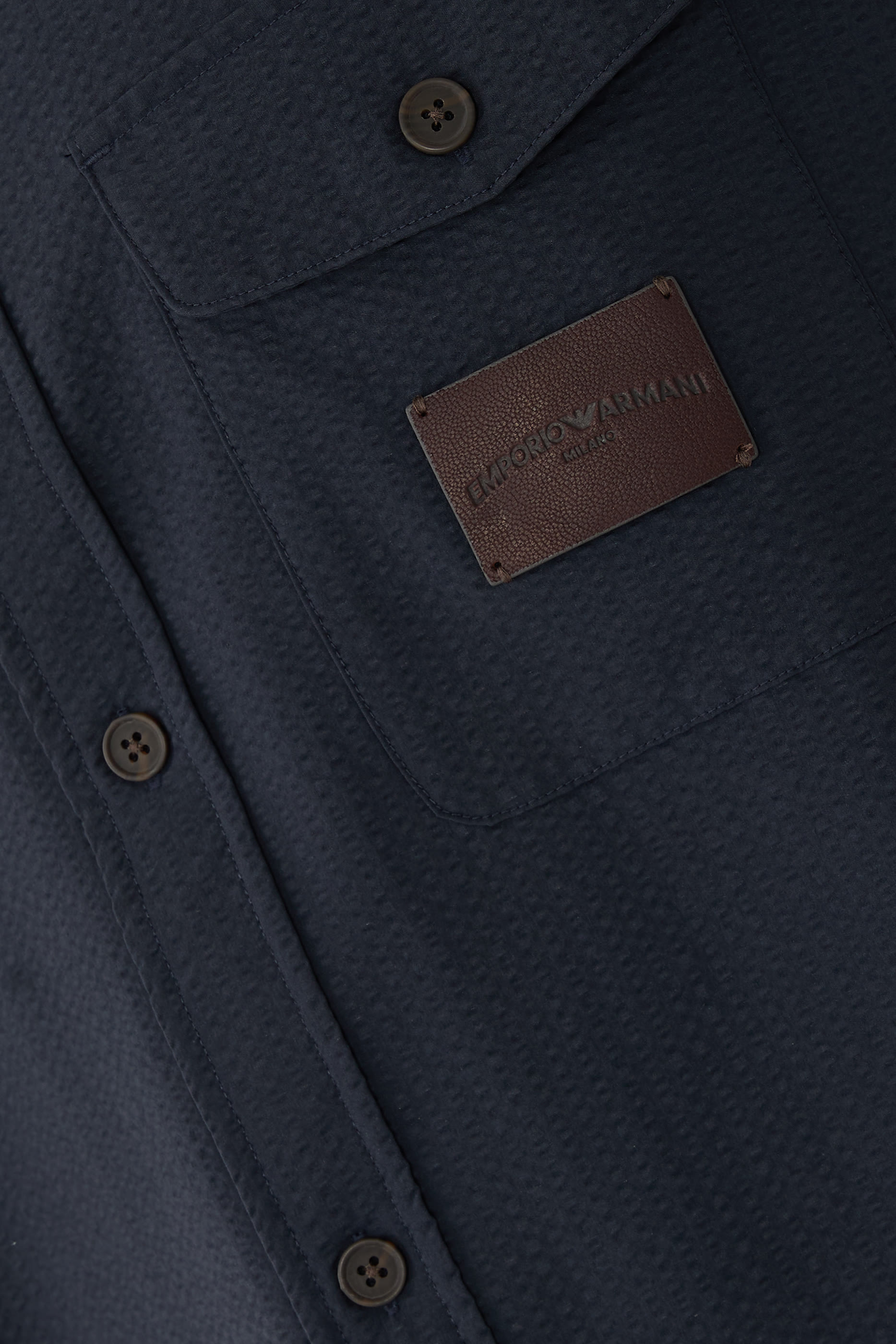 قميص برقعة شعار الماركة سيرساكر