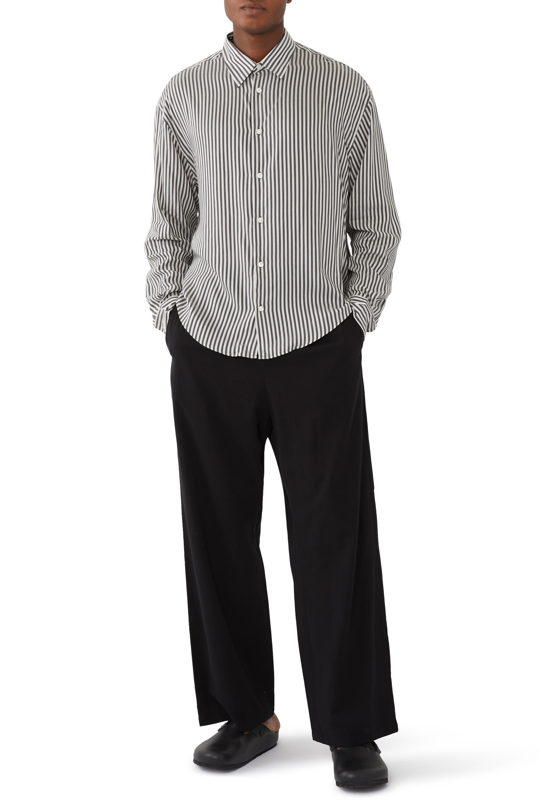 قميص بقصة مربعة