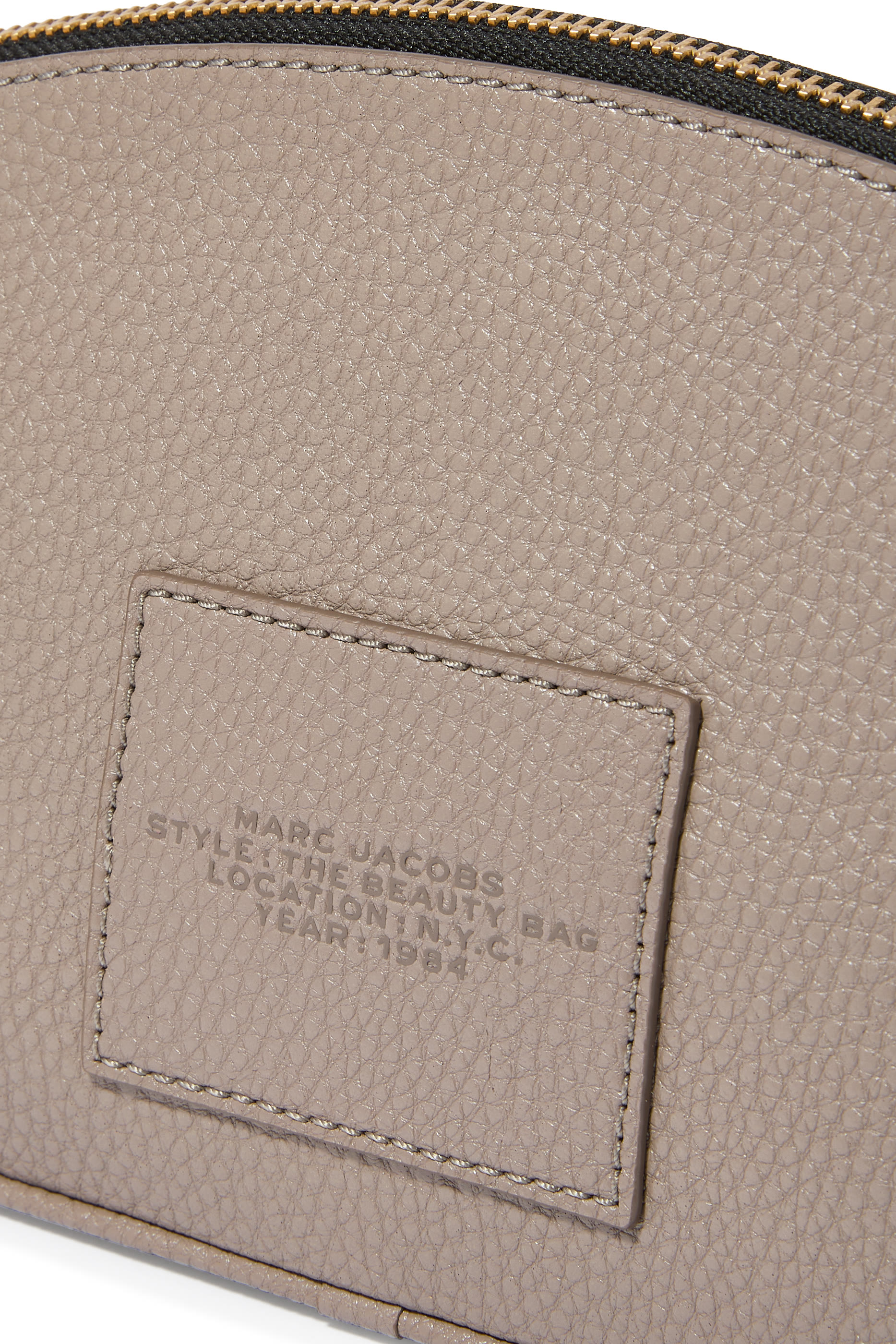 حقيبة مستحضرات تجميل