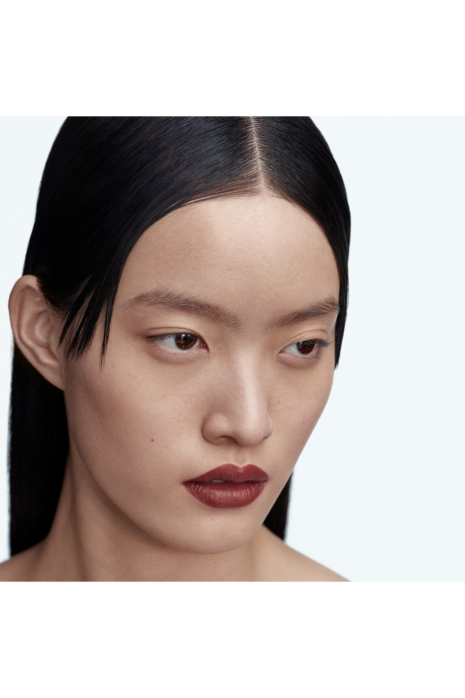 أحمر شفاه غير لامع