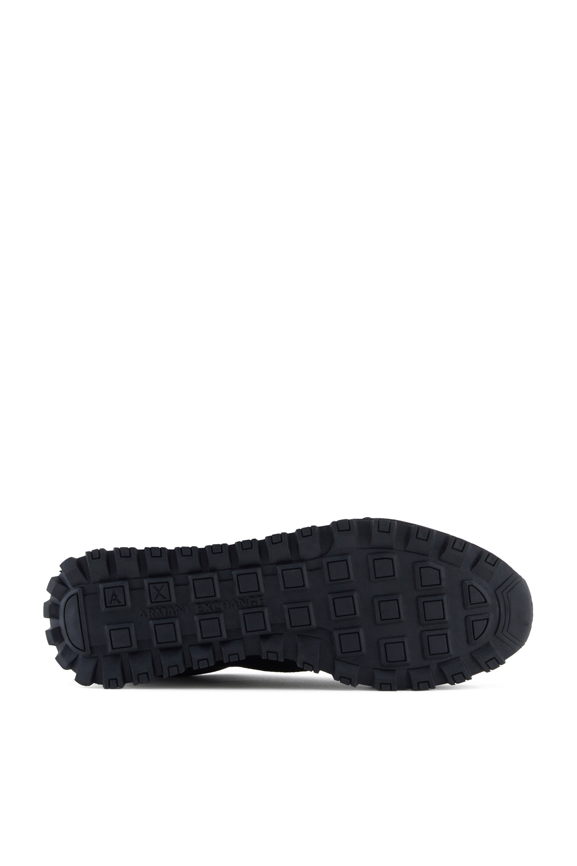 سنيكرز دروب بشعار الماركة على الجانب