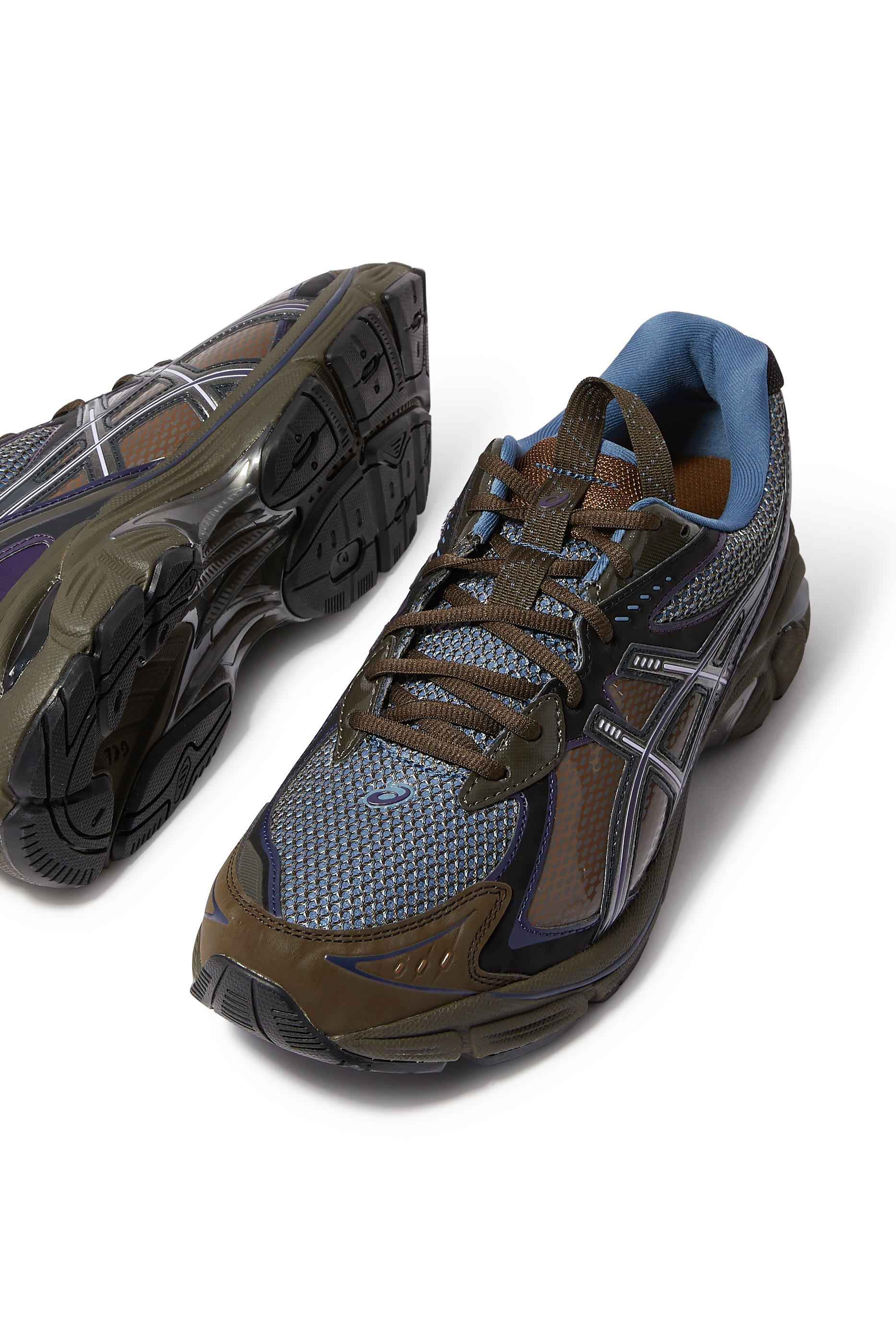 سنيكرز يو إس 6-إس جي تي-2160 للجنسين