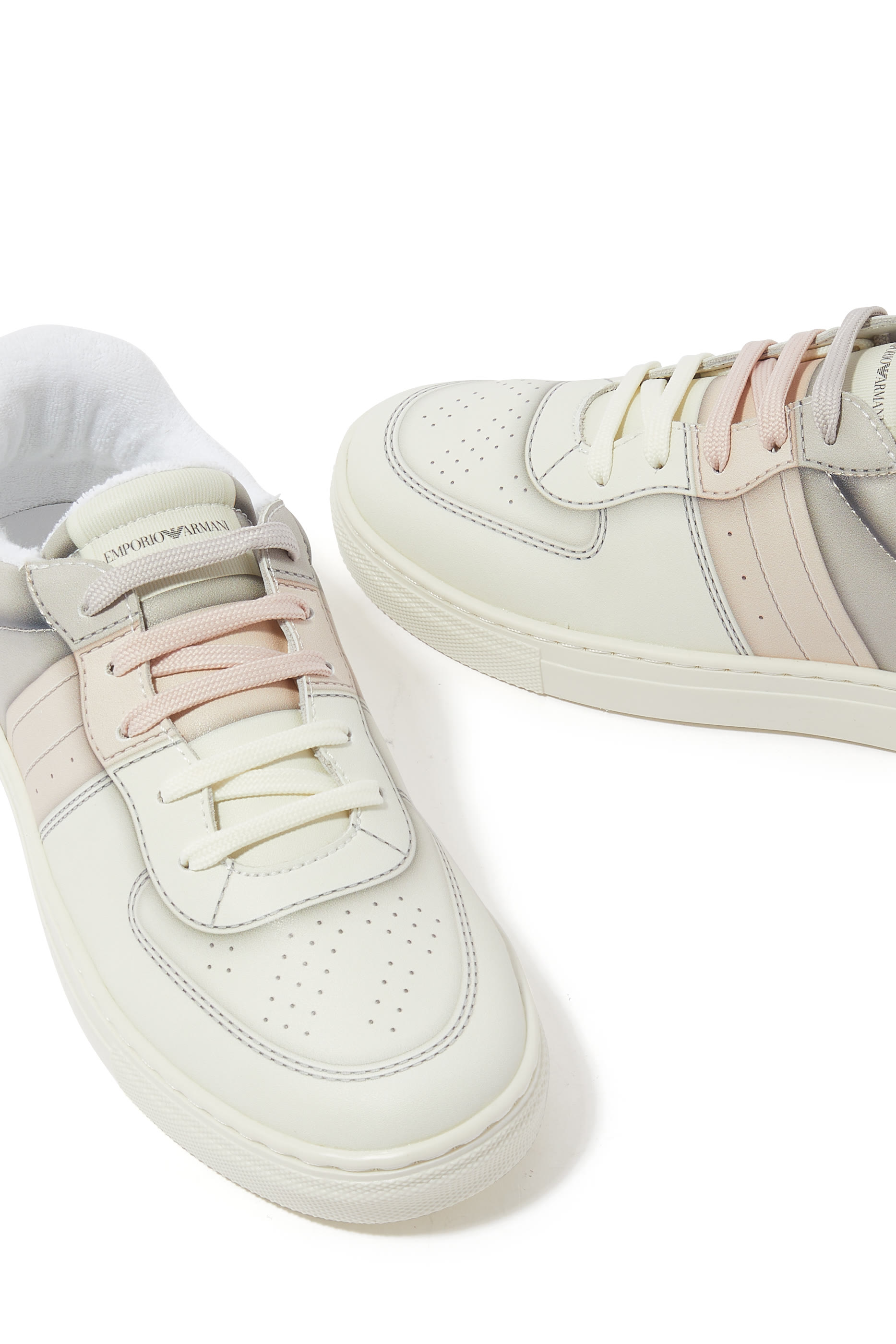 سنيكرز بشعار الماركة جلد للأطفال