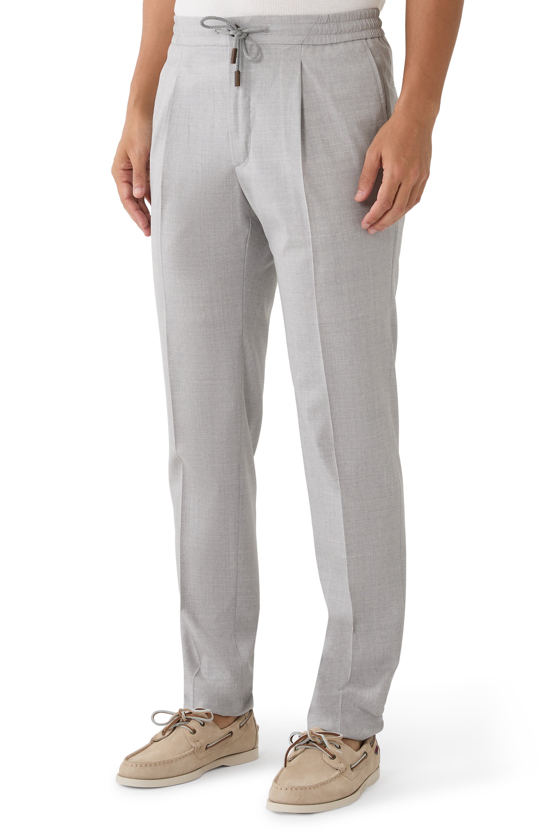 بنطال بقصة تضيق باتجاه الأسفل برباط تضييق 