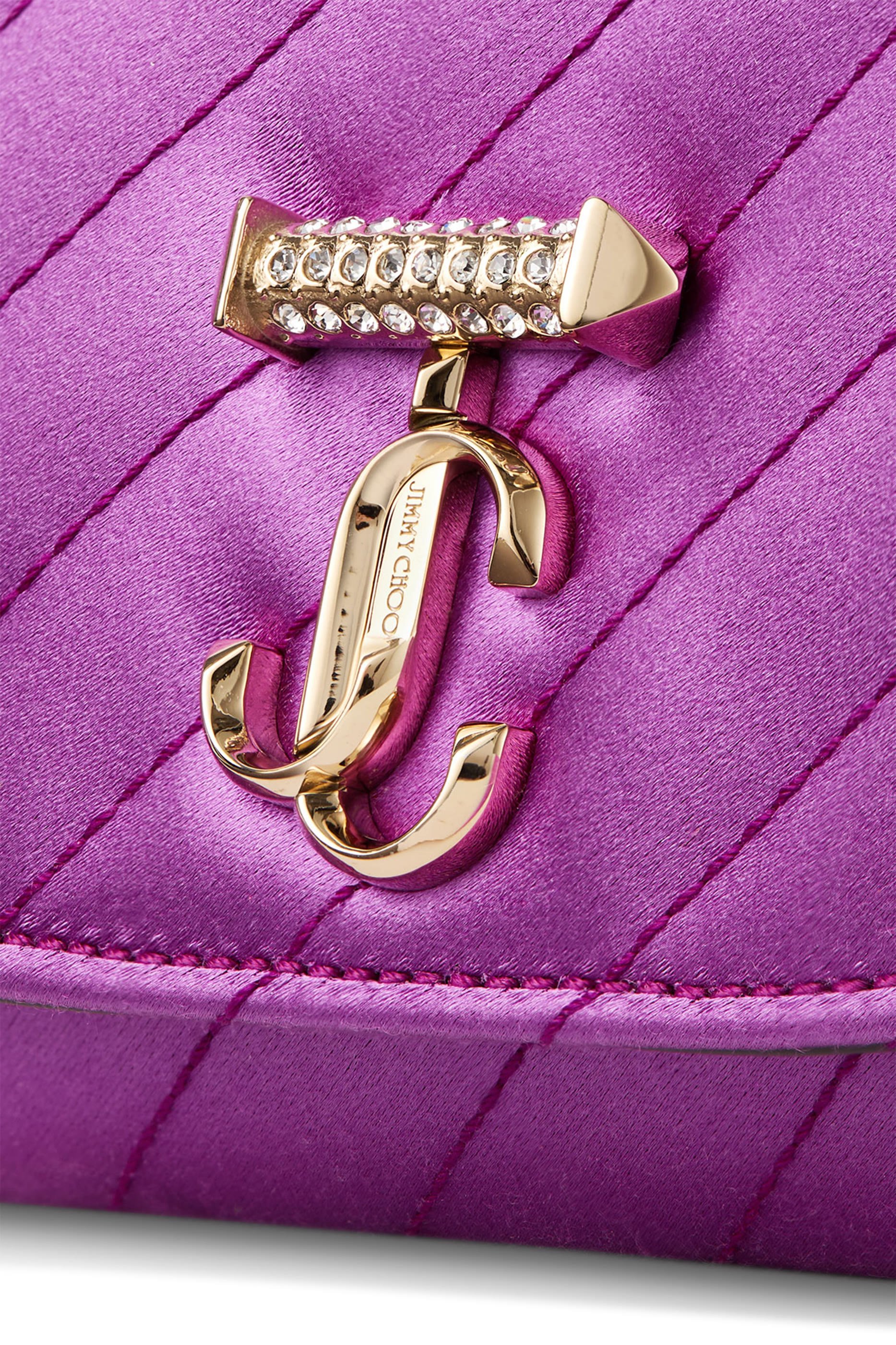 محفظة مقوسة بسلسلة