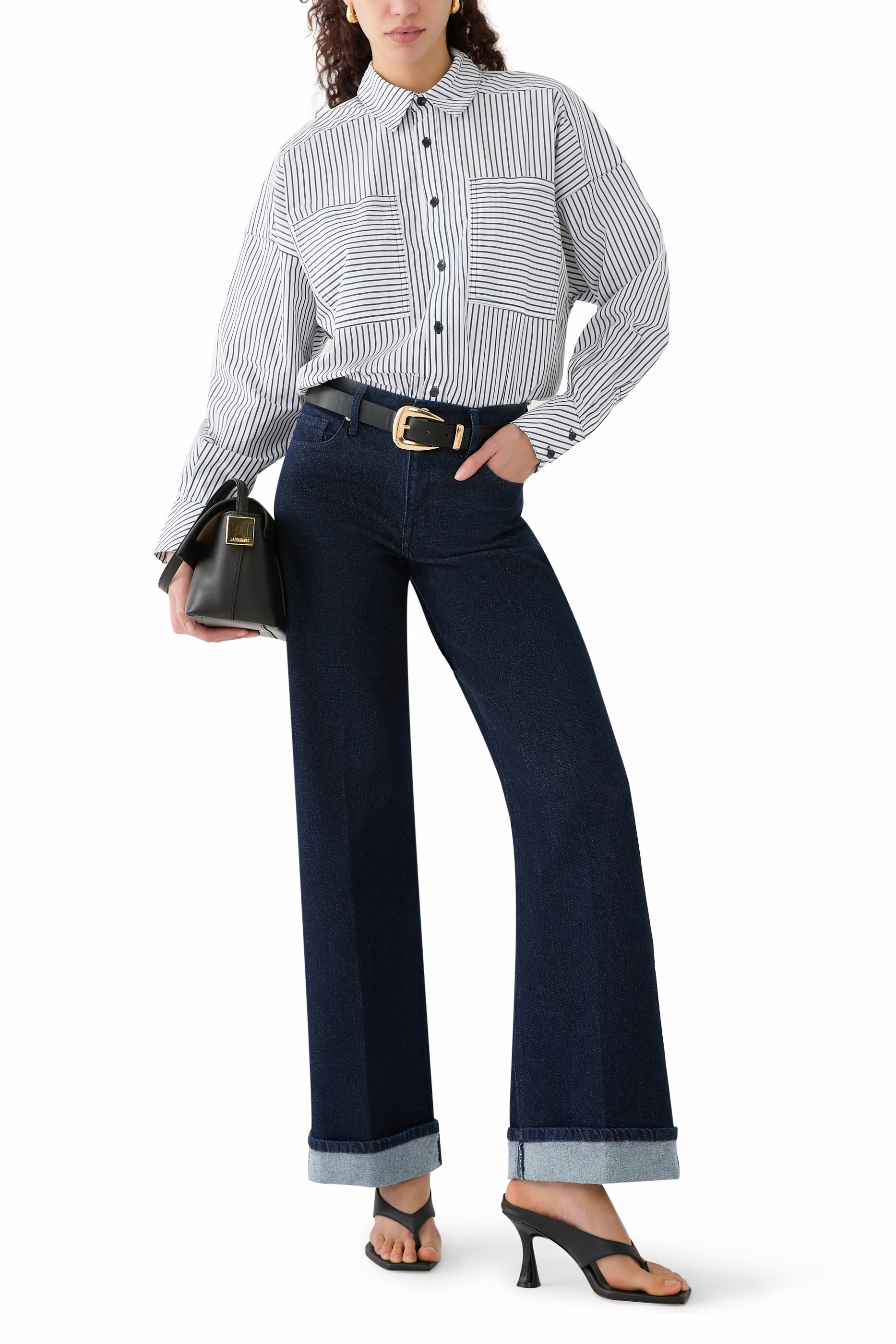 بنطال جينز بقصة ساق واسعة