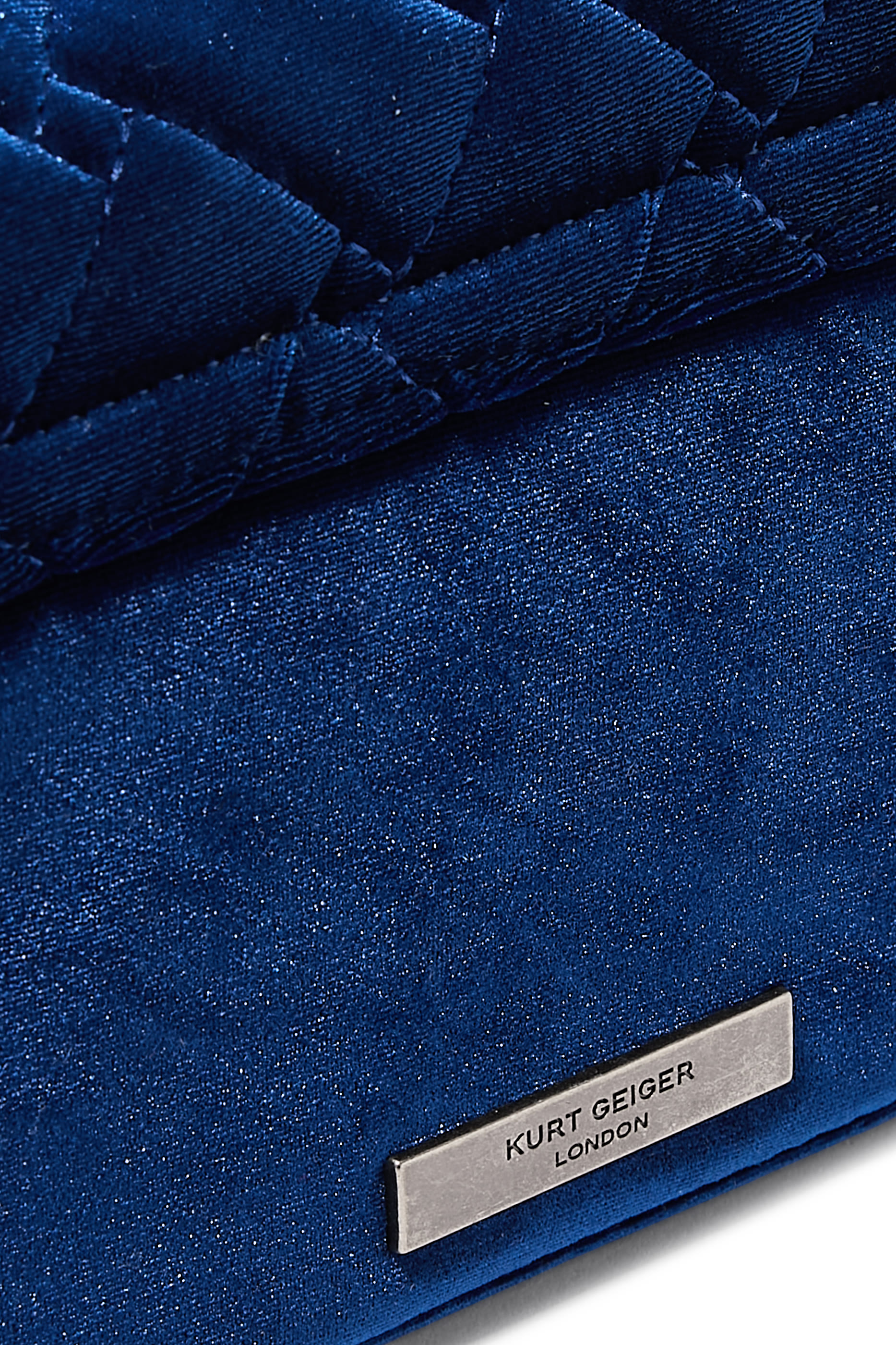 حقيبة كروس بودي صغيرة كنسينغتون قماش مخملي