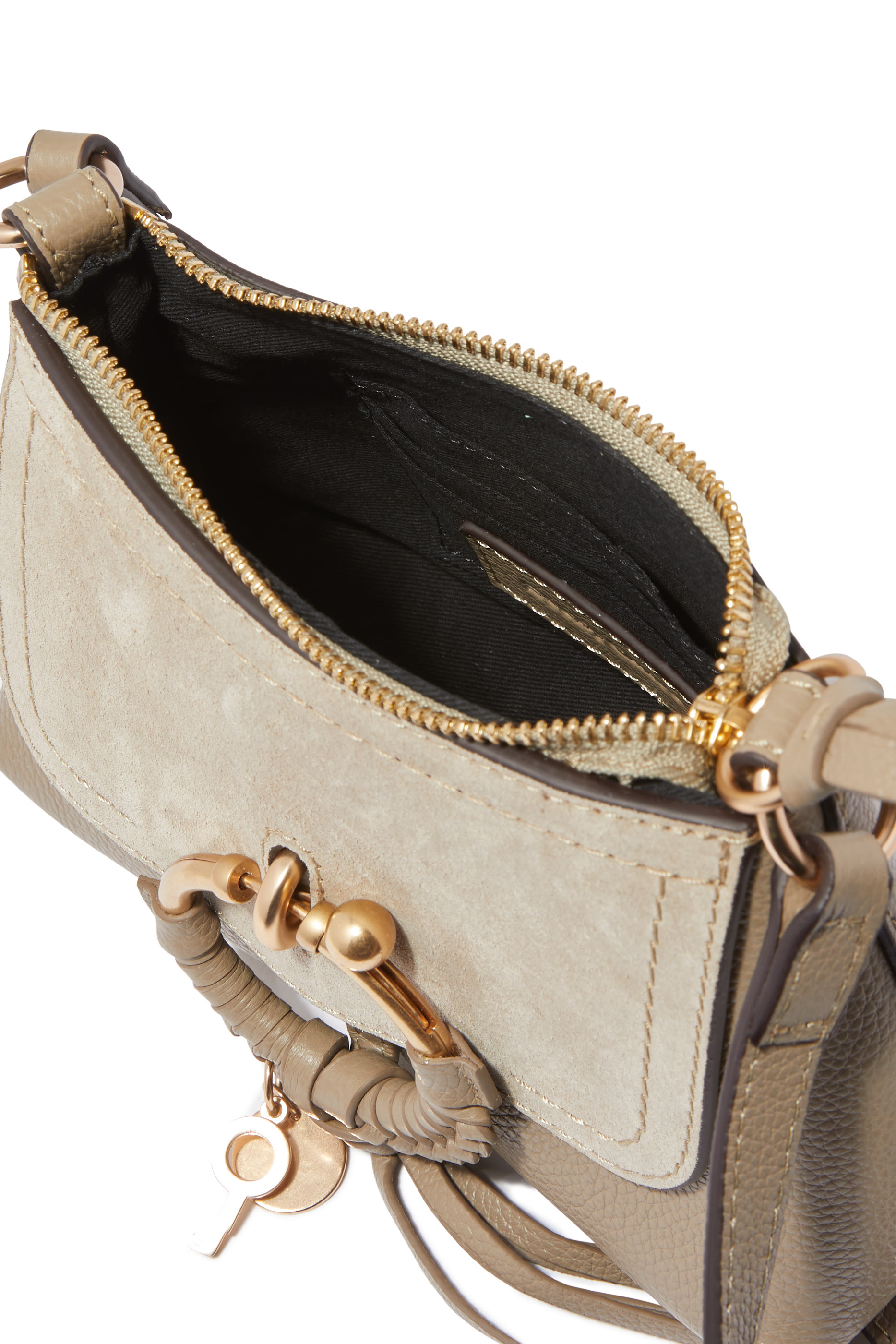 حقيبة كروس صغيرة جوان من الجلد