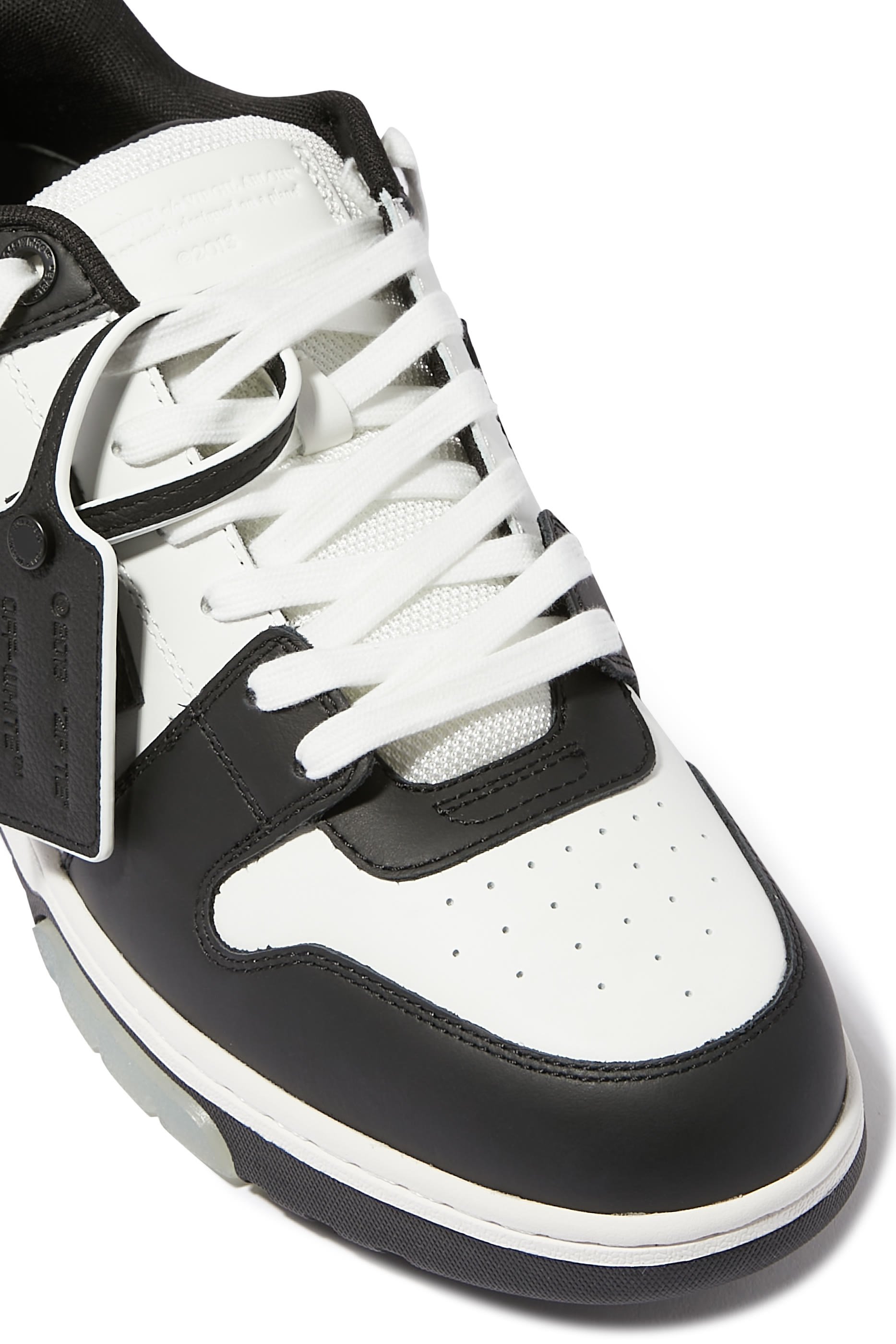 سنيكرز اوت اوف اوفيس جلد