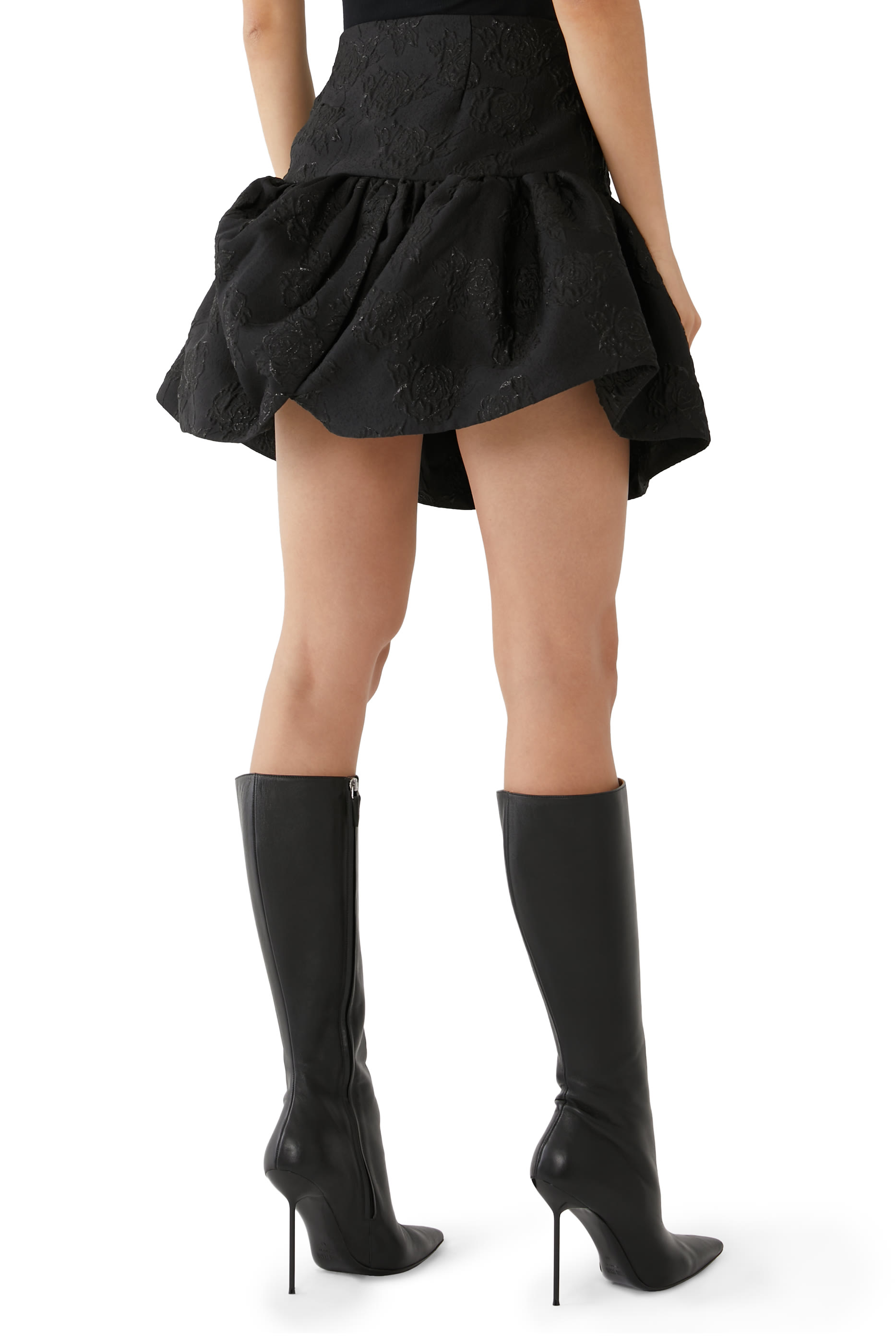 تنورة قصيرة جاكار